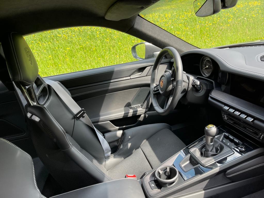 PORSCHE 911 GT3 Touring-image-4