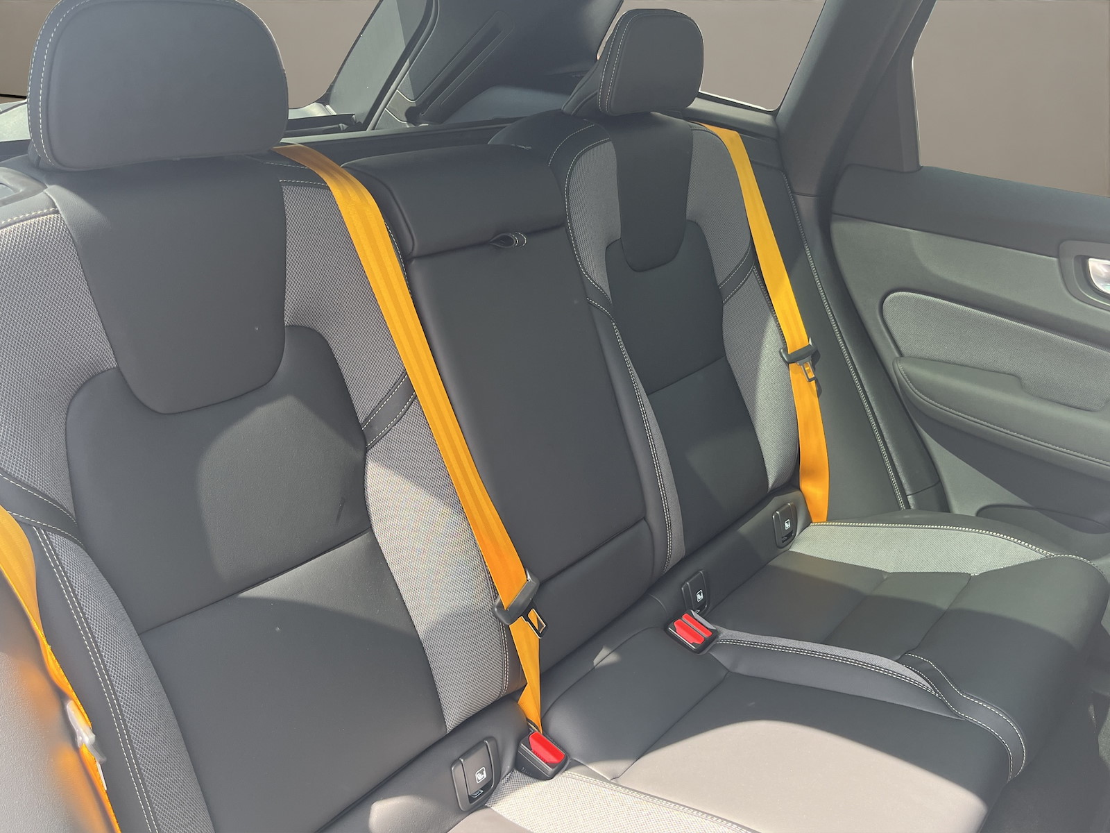 VOLVO XC60 2.0 T8 TE Polestar eAWD-image-11