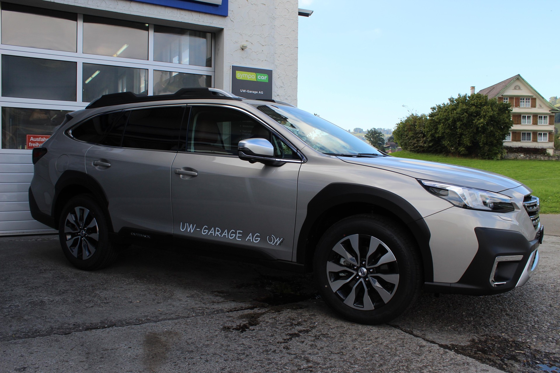 SUBARU Outback 2.5i Final Edition-image-2