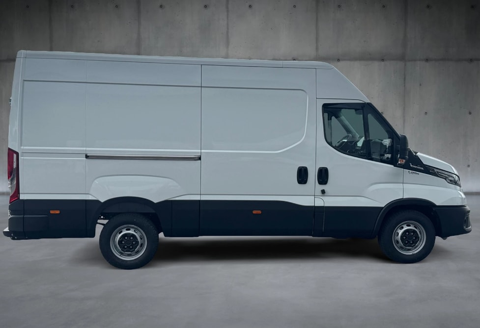 IVECO 35S18HA8V Kastenwagen-image-4