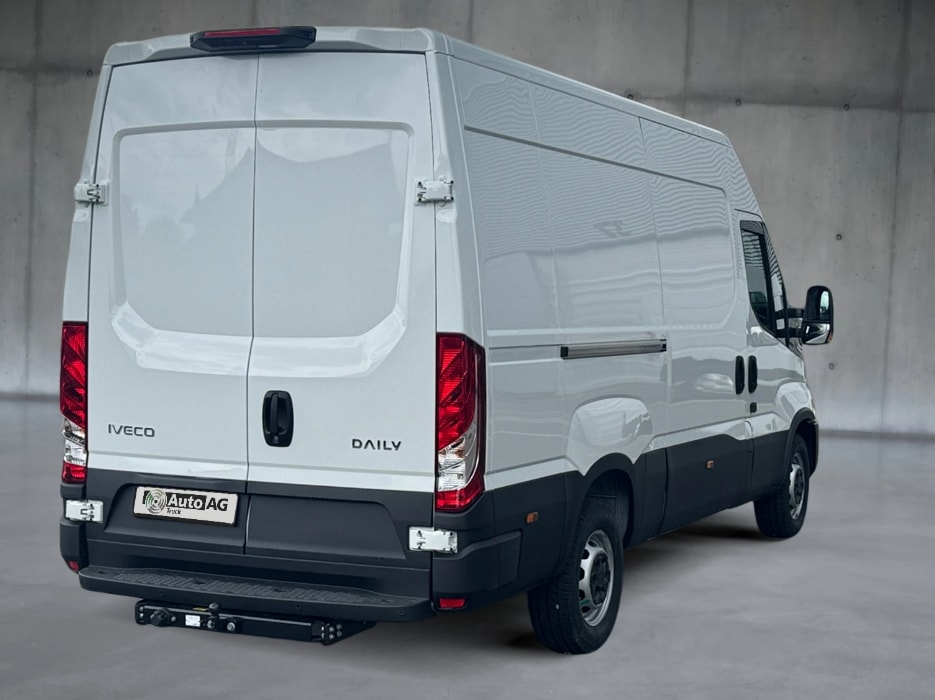 IVECO 35S18HA8V Kastenwagen-image-3