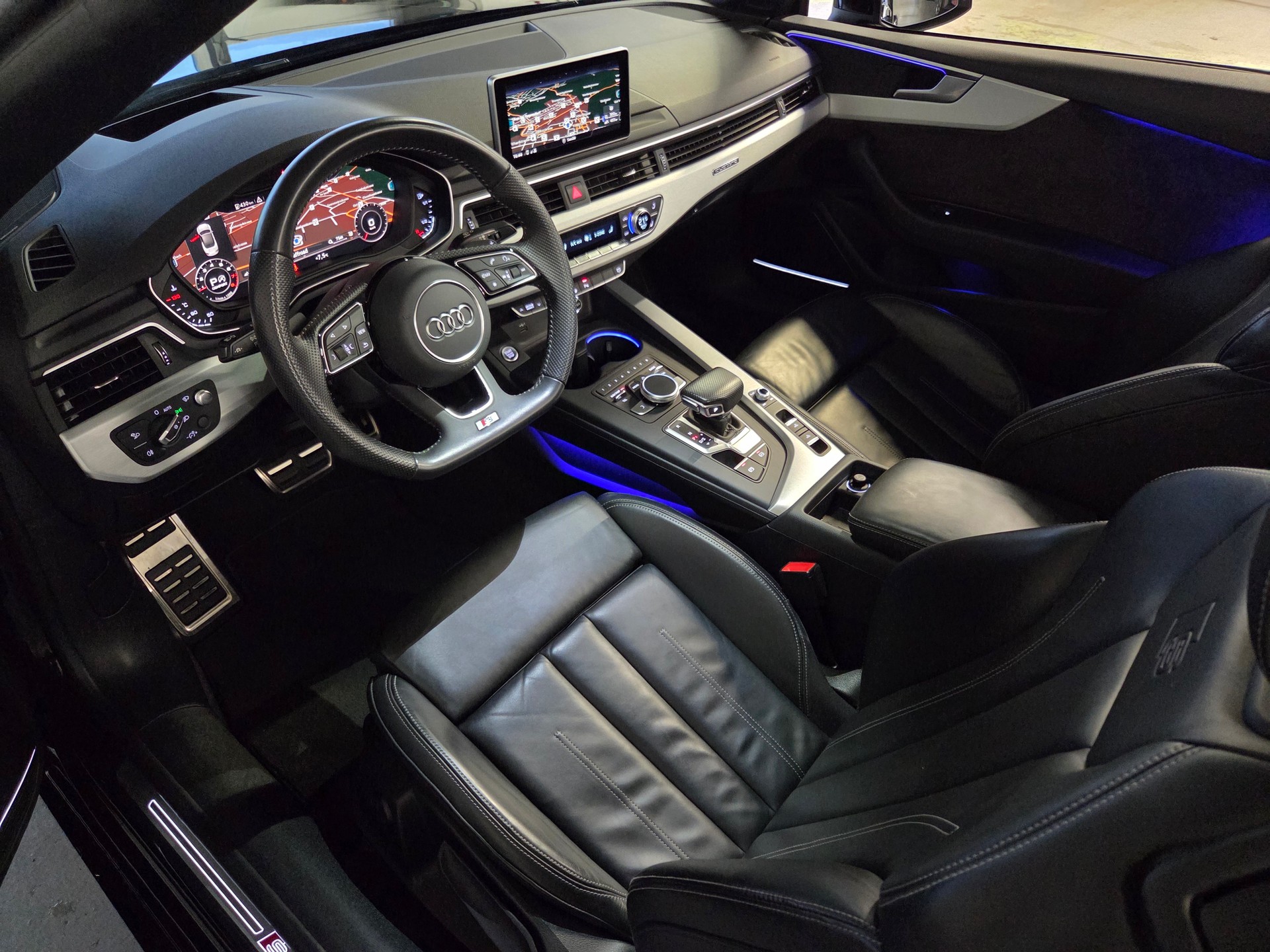 AUDI A5 Cabriolet 2.0 TFSI Sport quattro S-Tronic-image-11