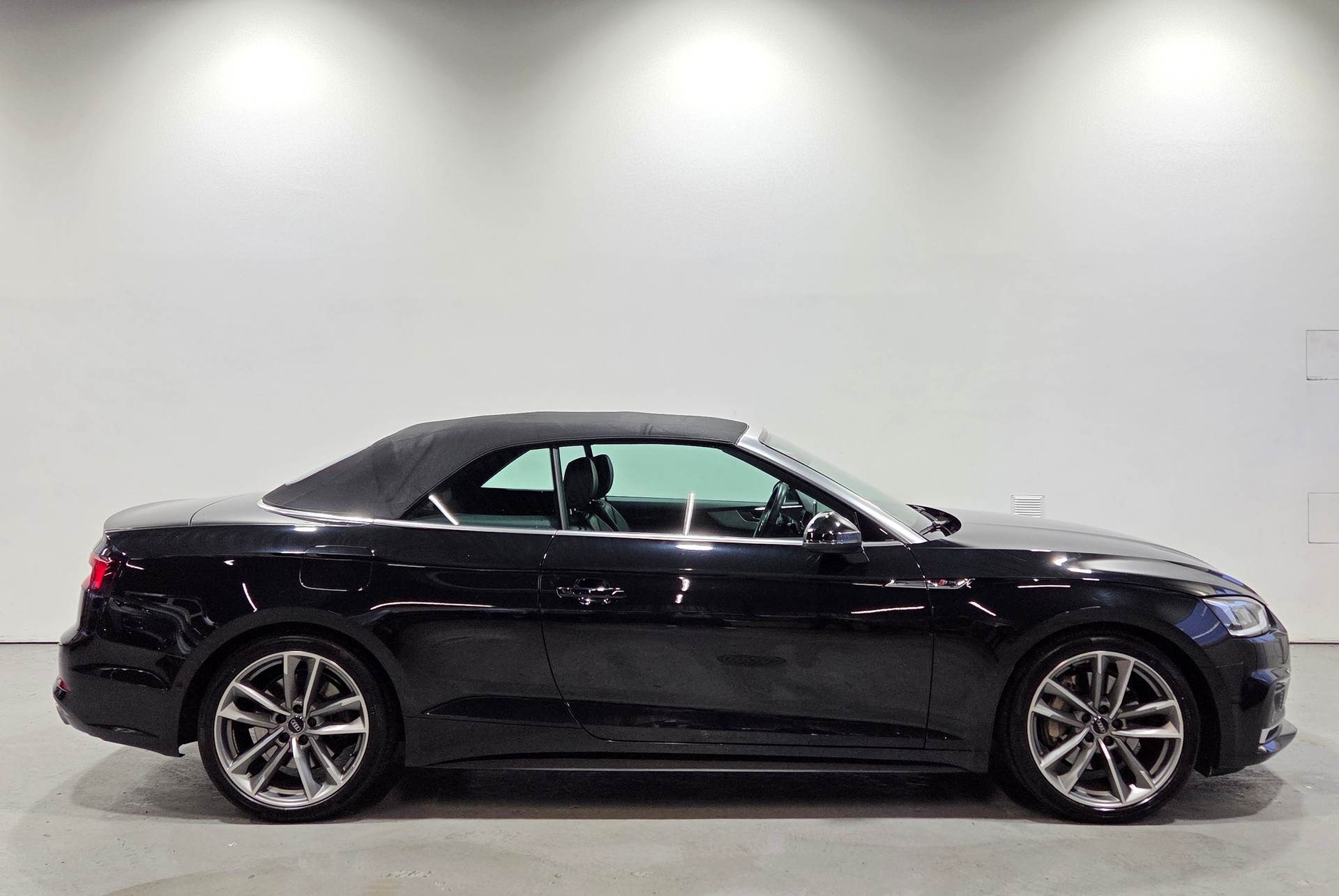 AUDI A5 Cabriolet 2.0 TFSI Sport quattro S-Tronic-image-4