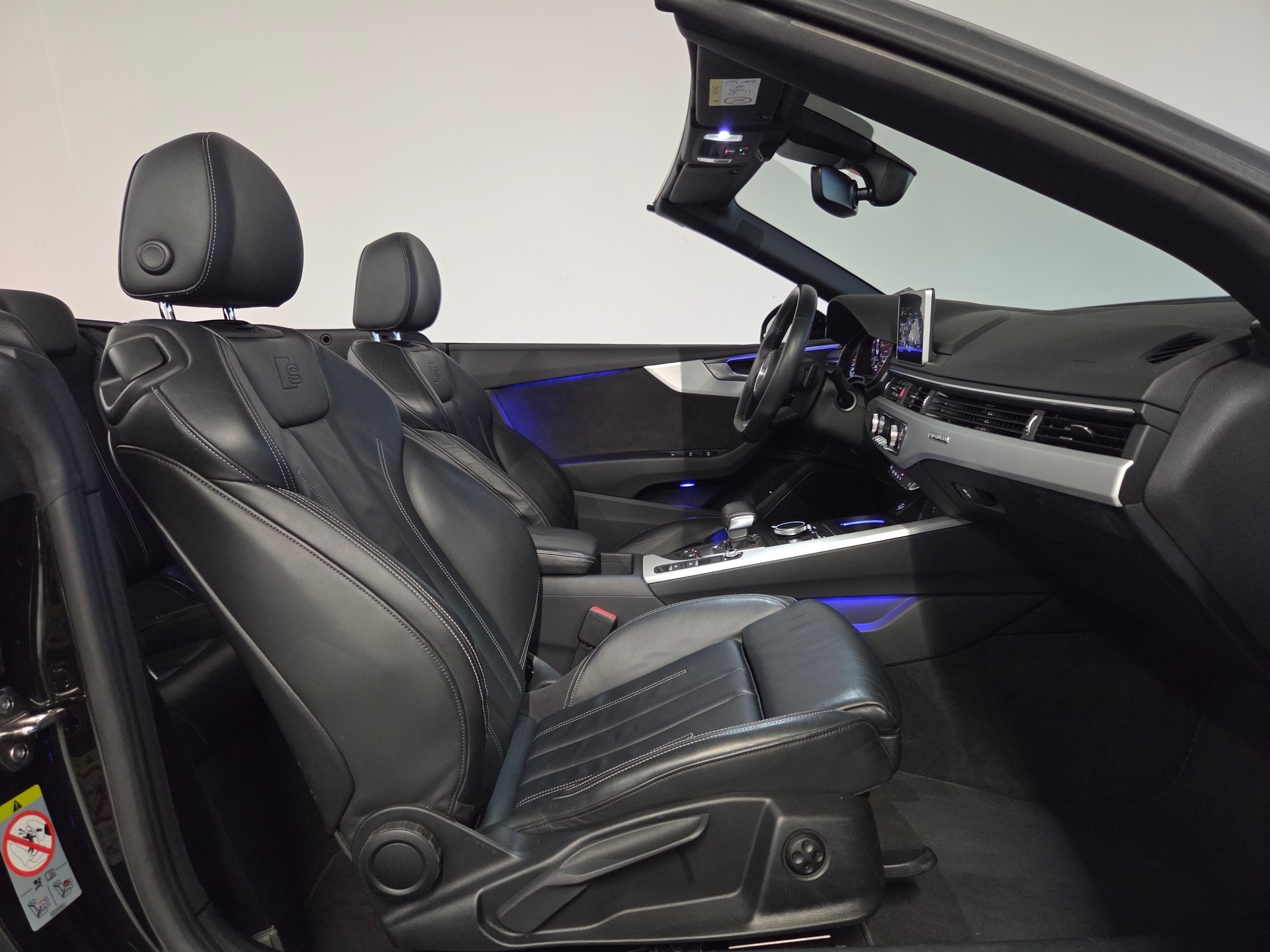 AUDI A5 Cabriolet 2.0 TFSI Sport quattro S-Tronic-image-19