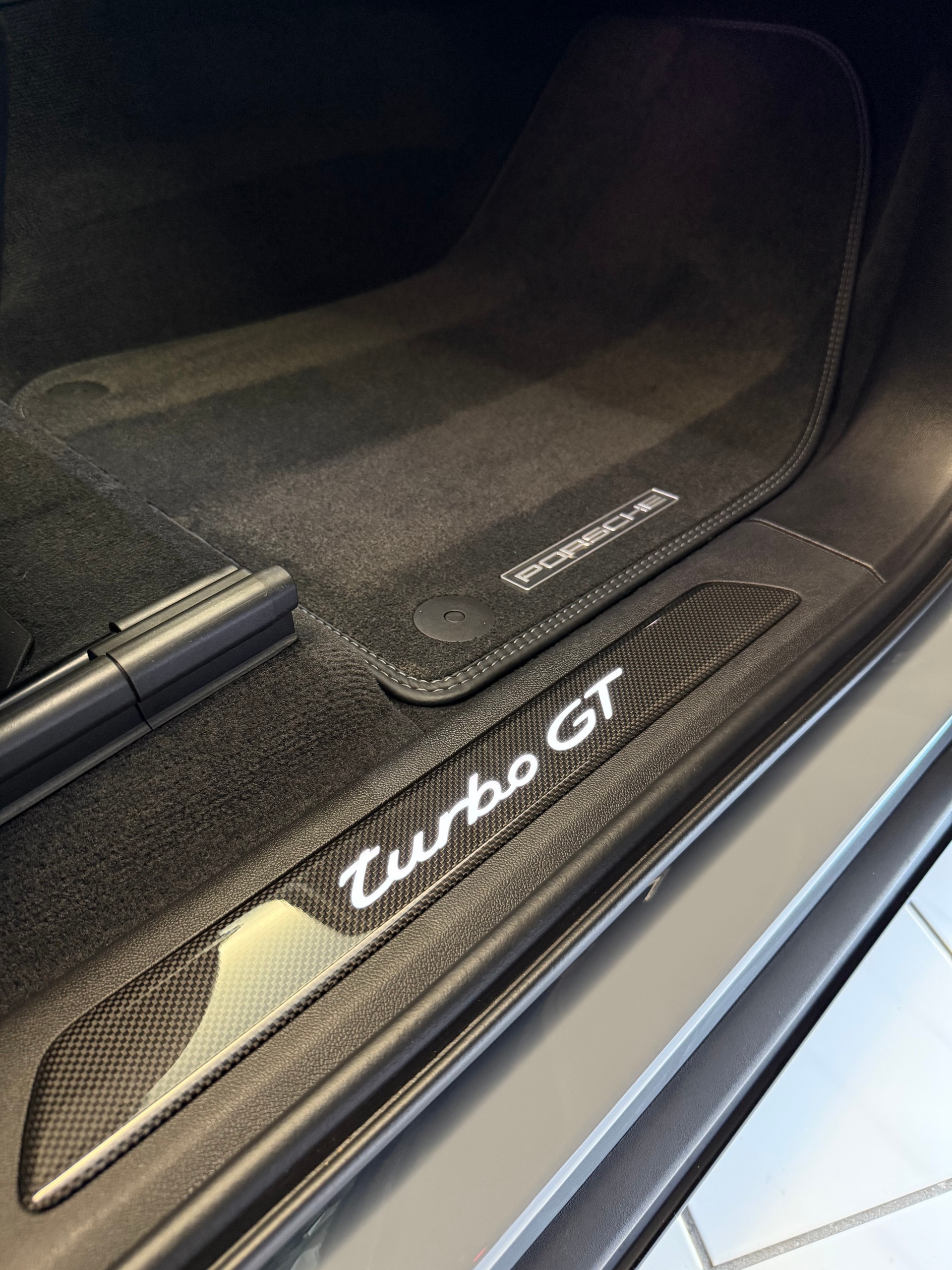 PORSCHE Cayenne Turbo GT-image-21
