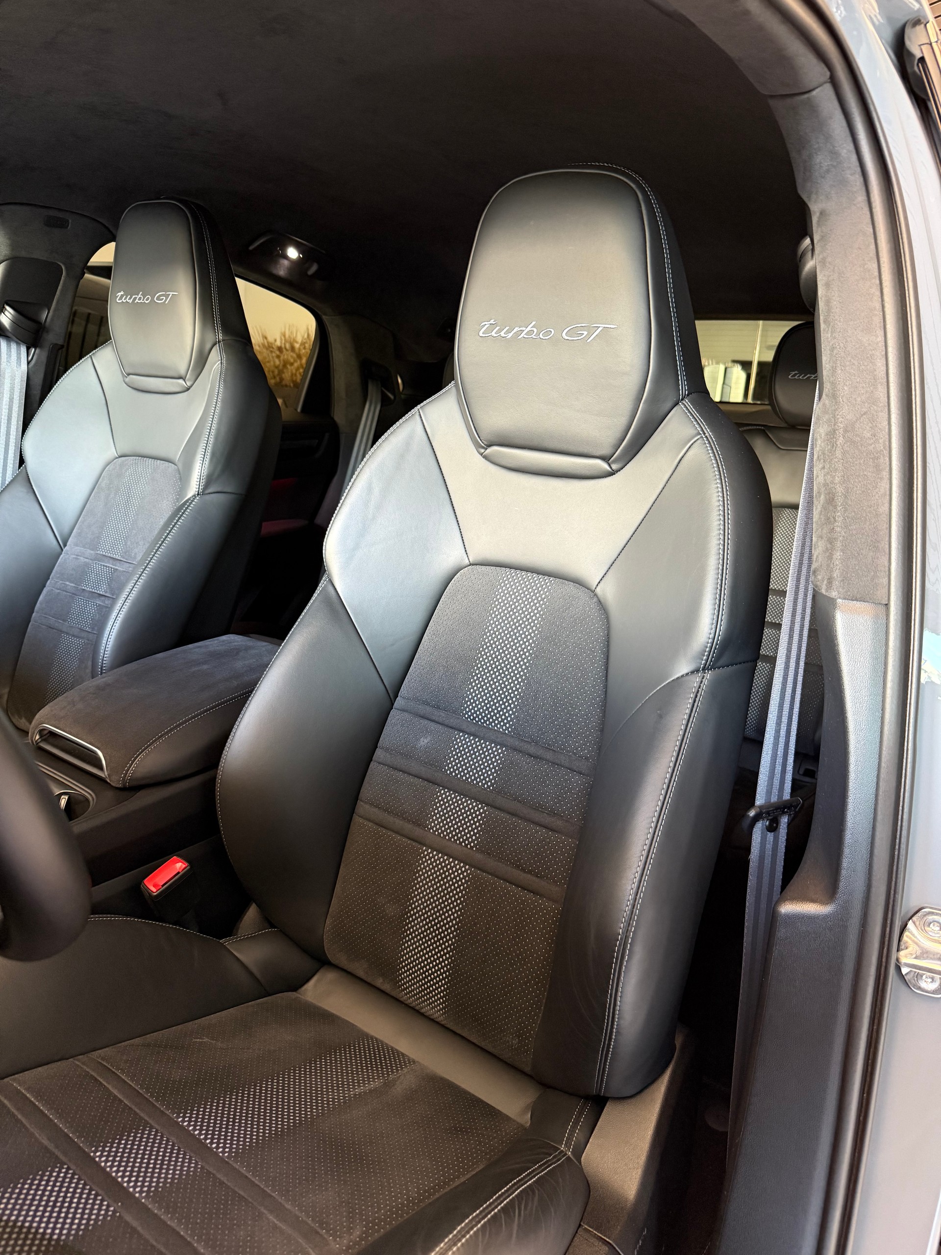 PORSCHE Cayenne Turbo GT-image-5