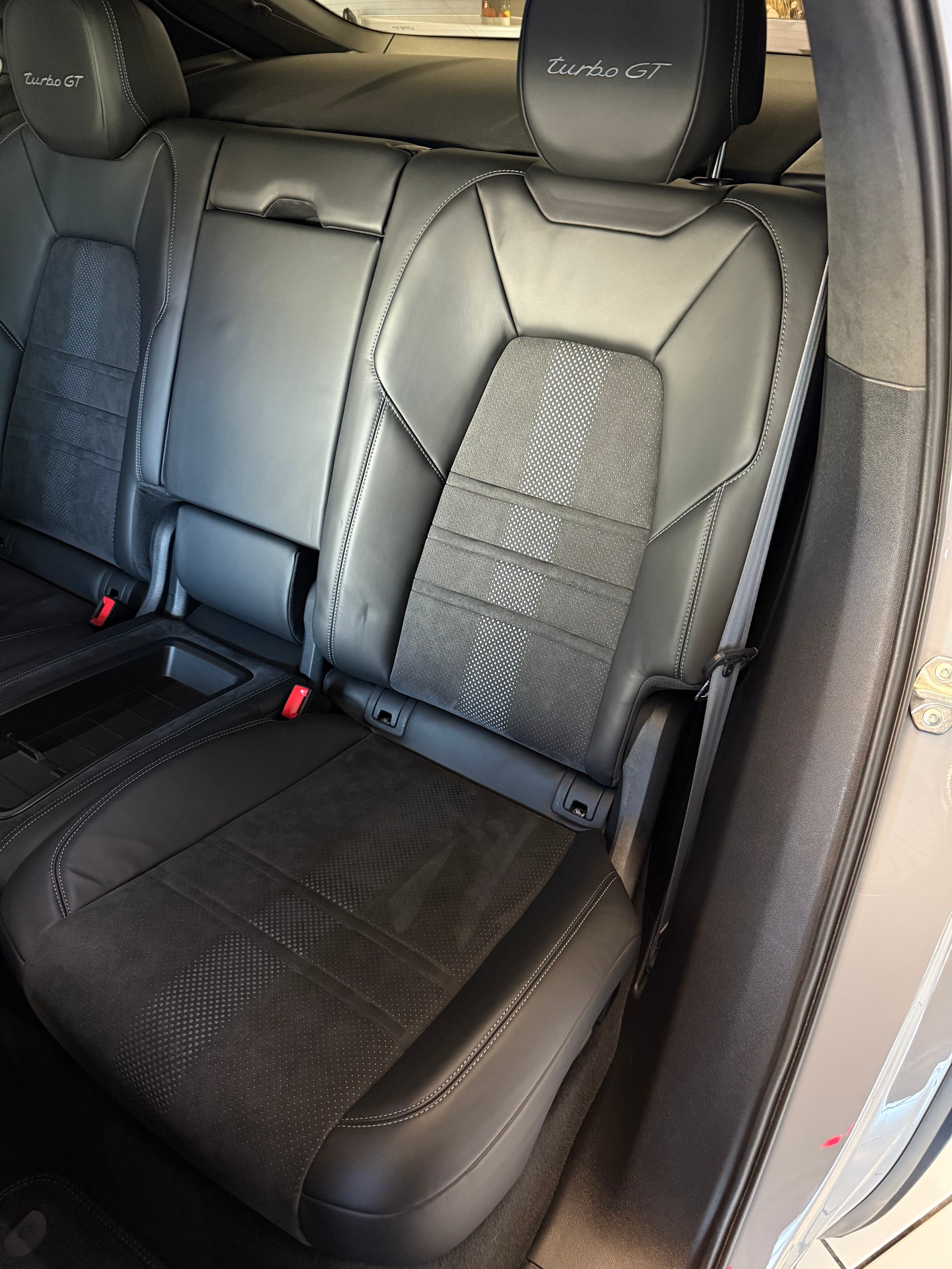 PORSCHE Cayenne Turbo GT-image-6
