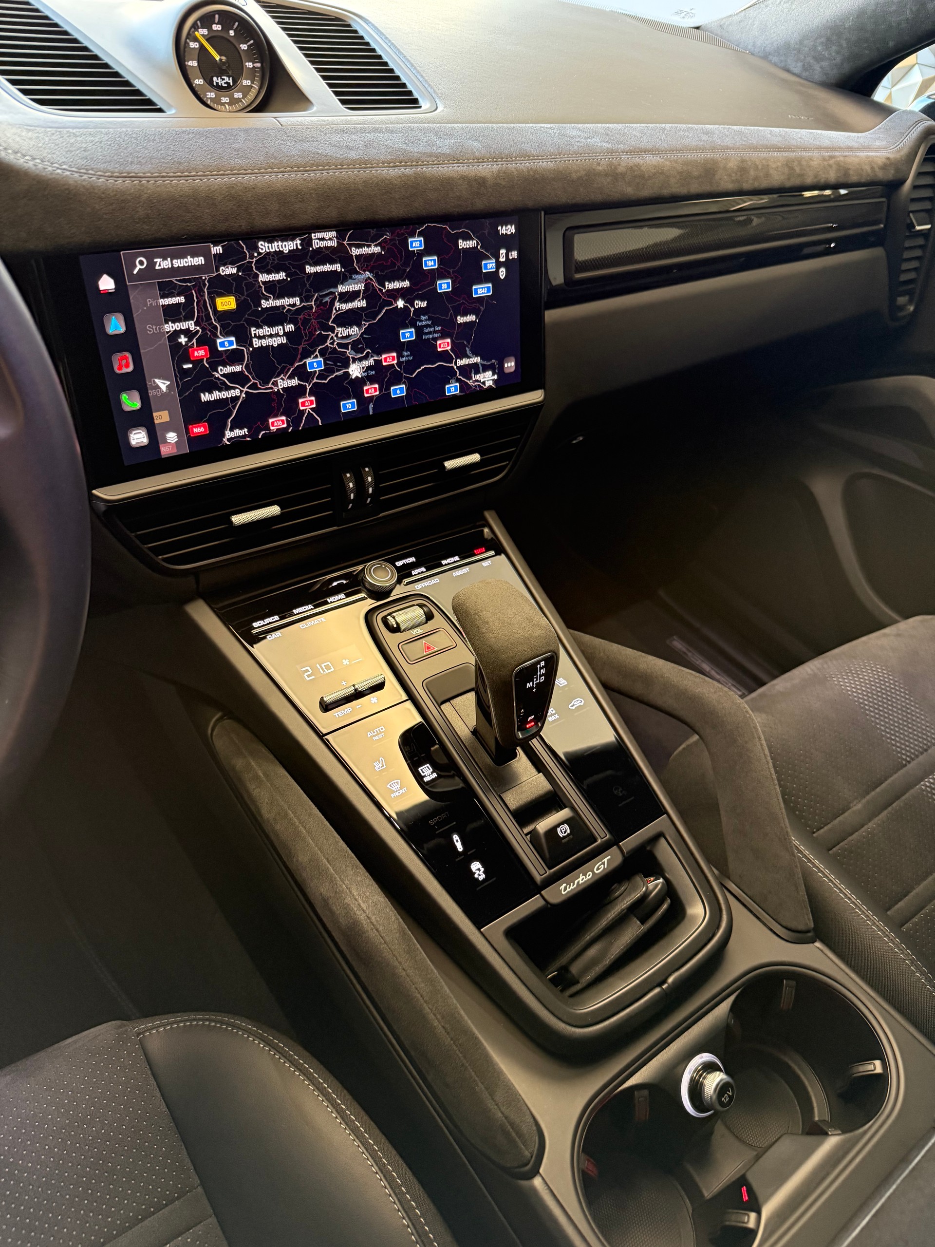 PORSCHE Cayenne Turbo GT-image-13
