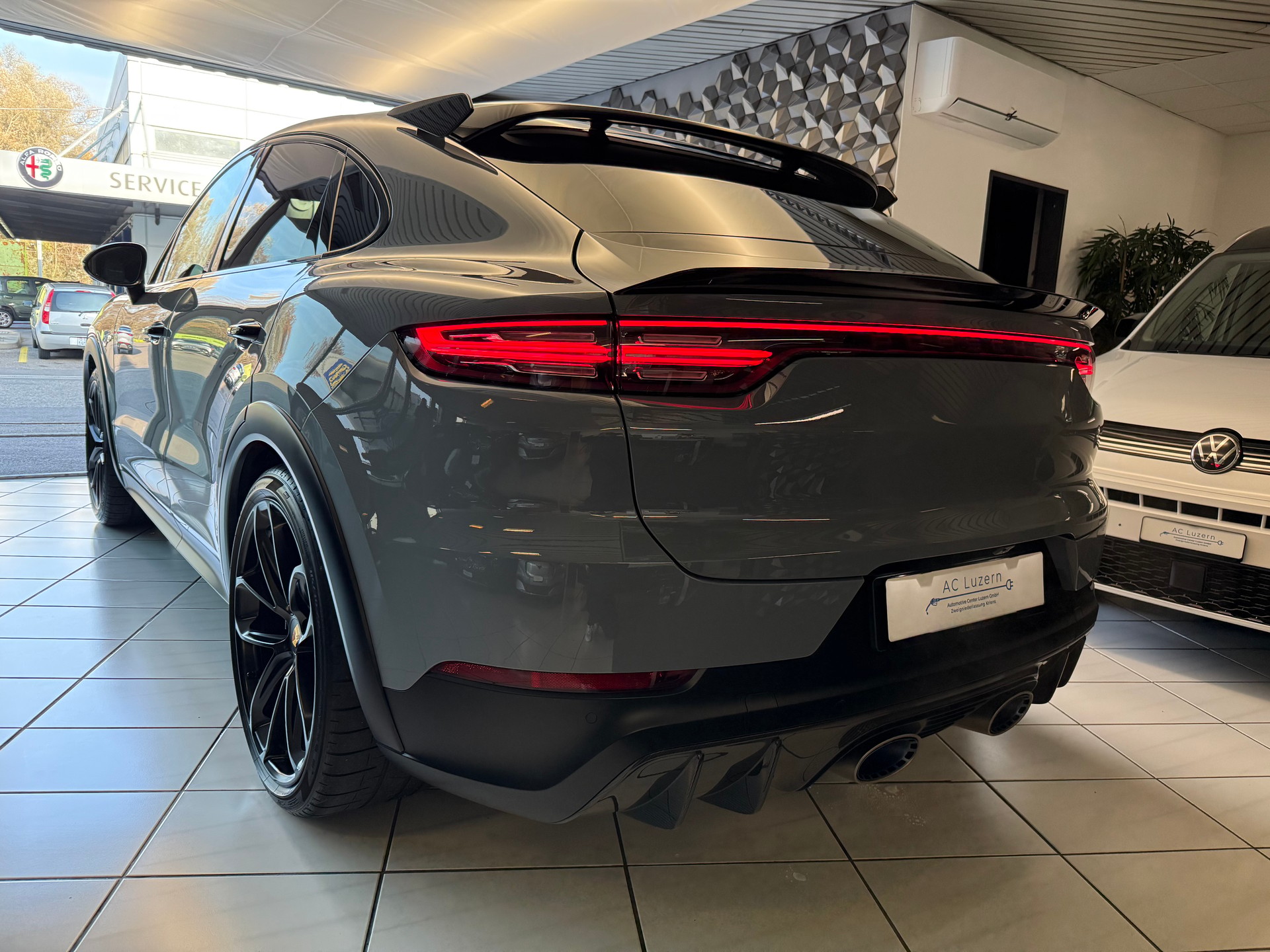 PORSCHE Cayenne Turbo GT-image-1