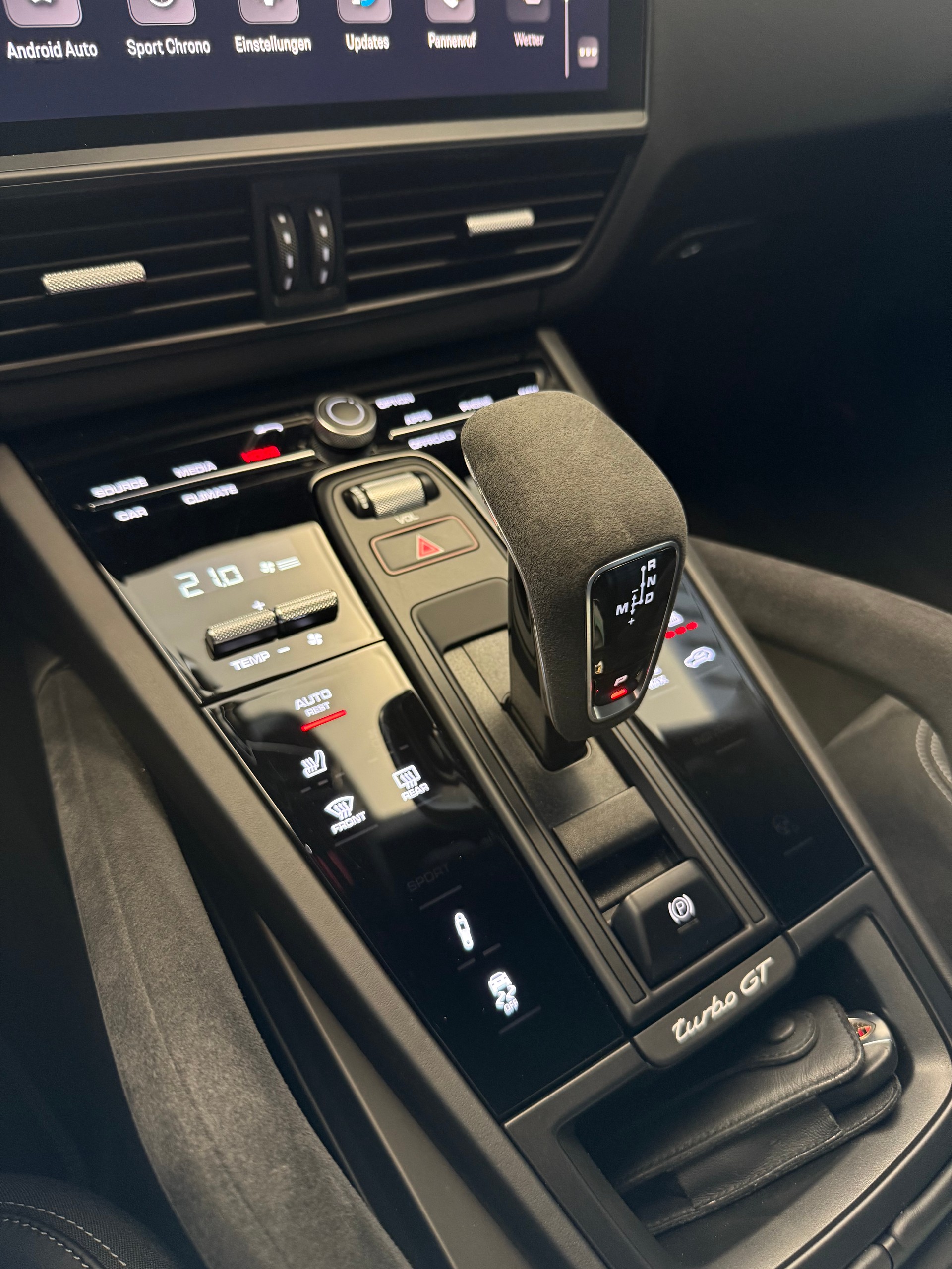 PORSCHE Cayenne Turbo GT-image-14