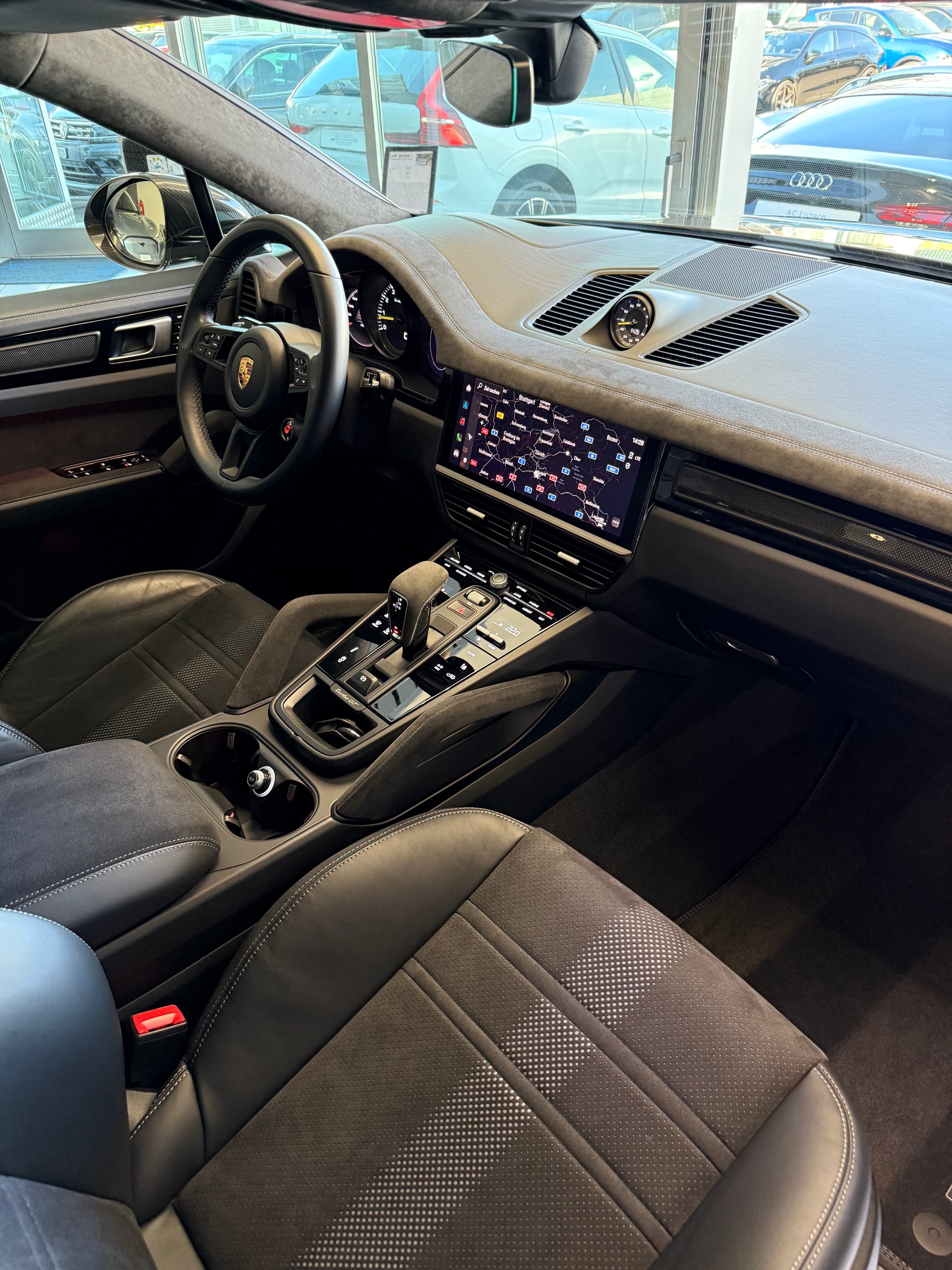 PORSCHE Cayenne Turbo GT-image-11