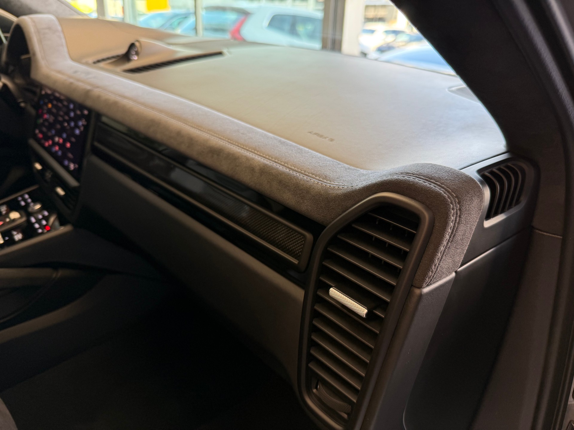 PORSCHE Cayenne Turbo GT-image-18