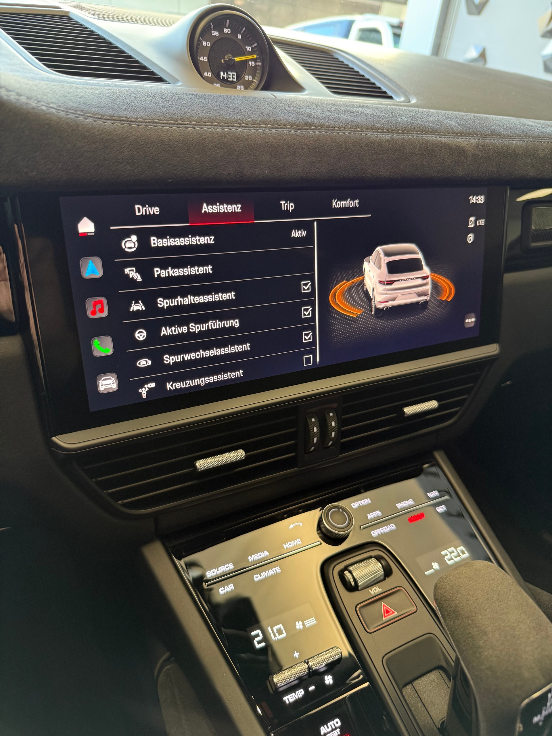 PORSCHE Cayenne Turbo GT-image-15