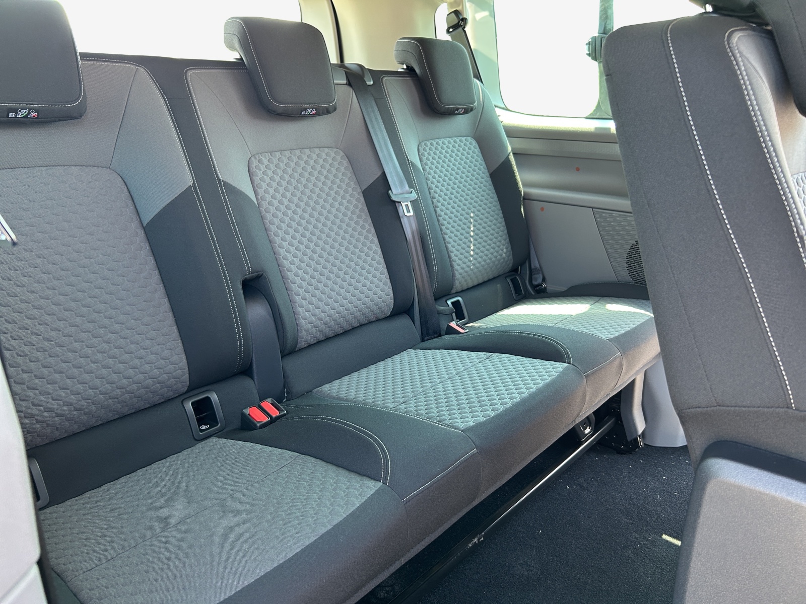 VW Caravelle BEV Life-image-15