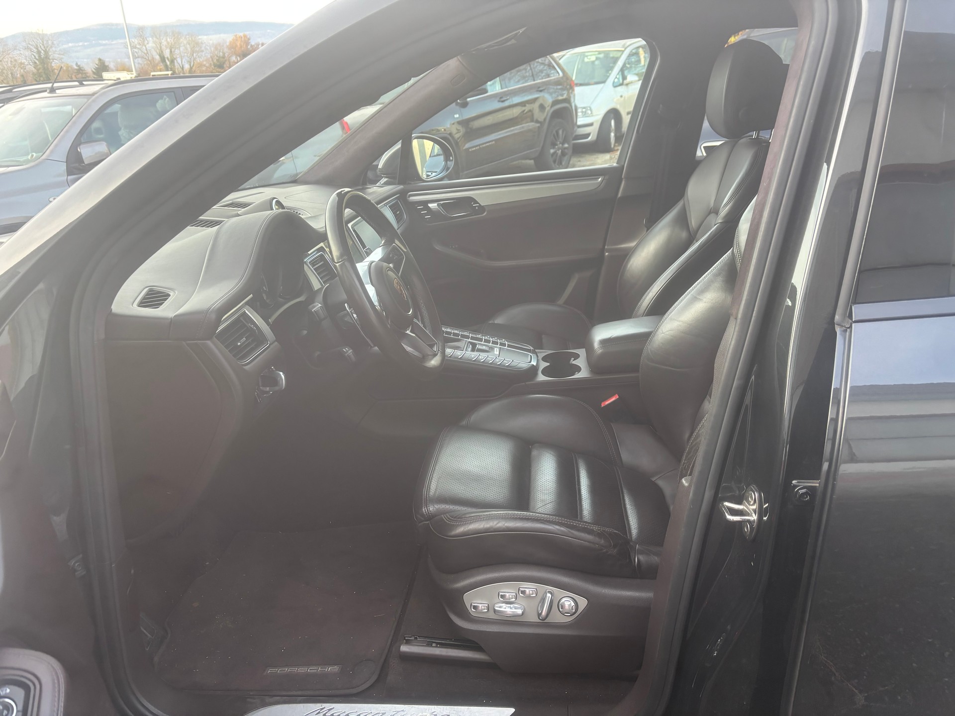 PORSCHE Macan Turbo PDK-image-6