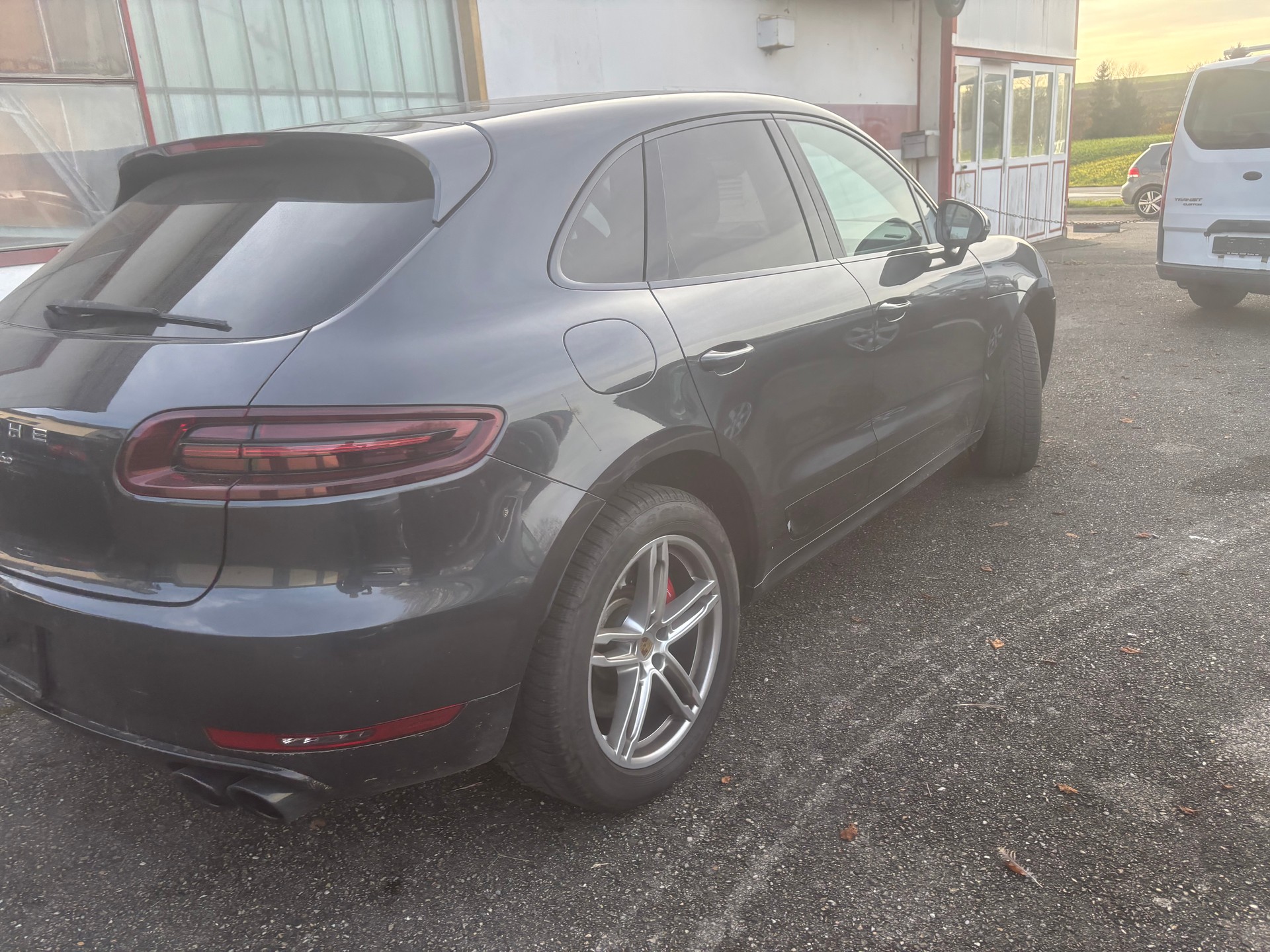 PORSCHE Macan Turbo PDK-image-10