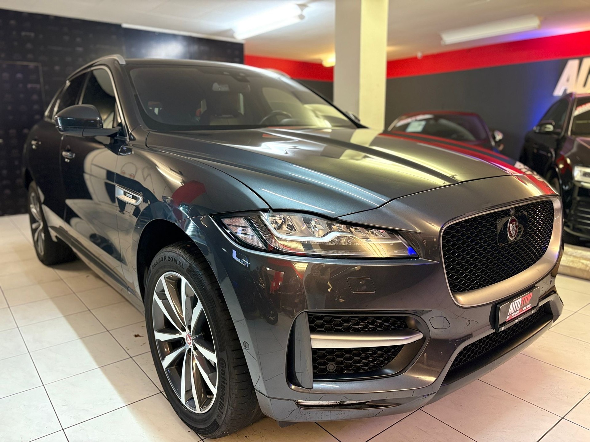 JAGUAR F-Pace 25d Prestige Advantage AWD Automatik-image-1