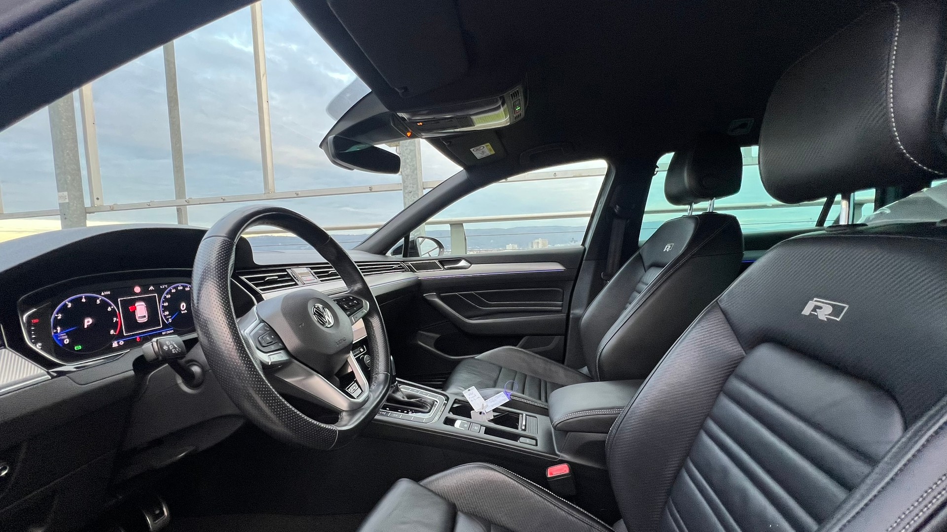 VW PASSAT VARIANT 2.0 TSI R-LINE EDITION BLACK 4MOTION DSG l 272 PS-image-24