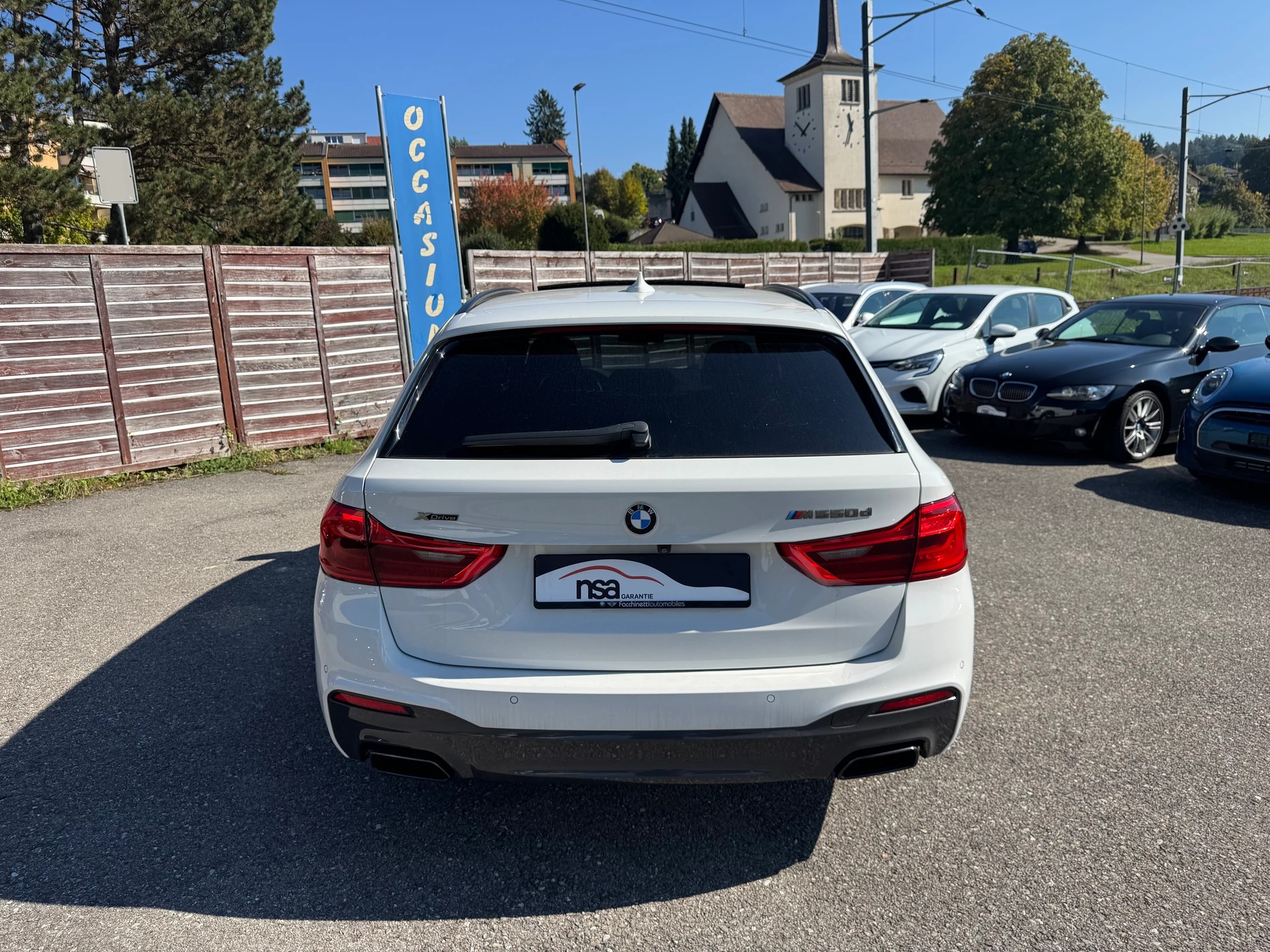 BMW M550d xDrive Touring Steptronic-image-4