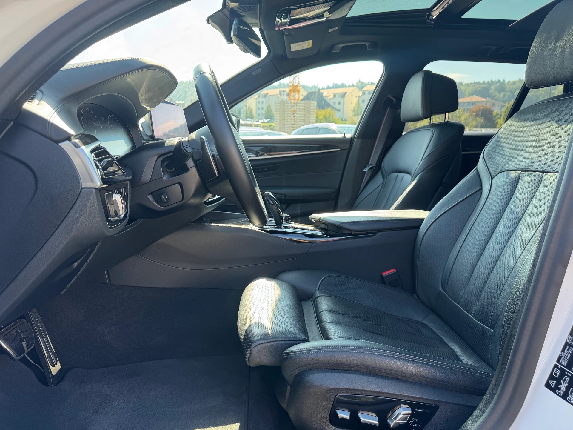 BMW M550d xDrive Touring Steptronic-image-10
