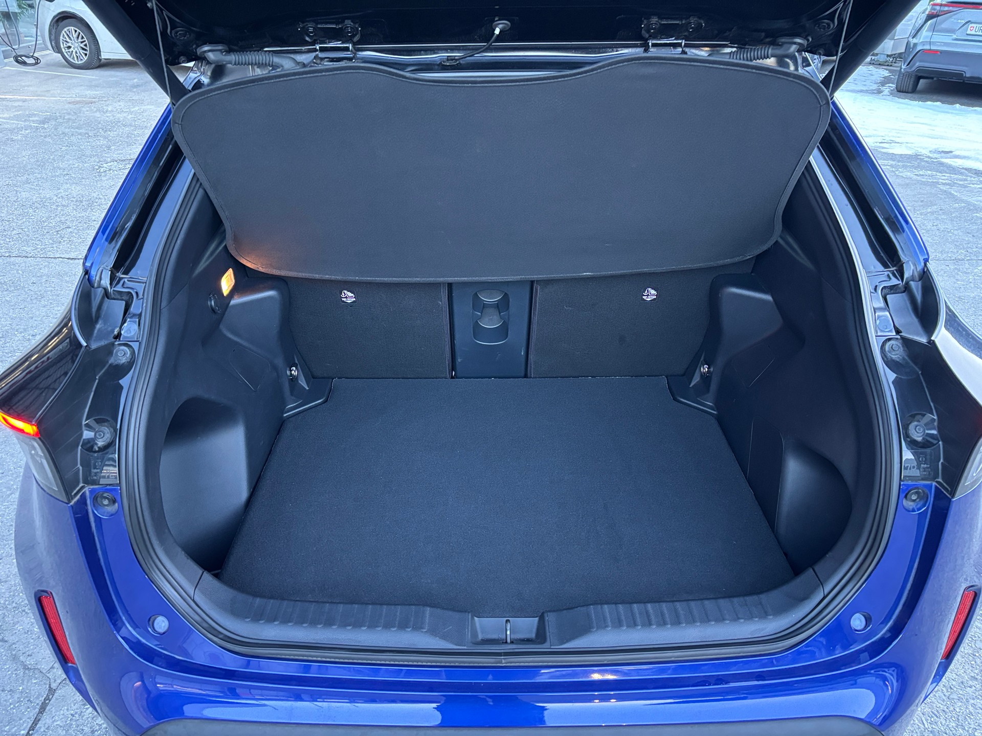 TOYOTA Yaris Cross 1.5 Adventure e-CVT AWDi-image-8