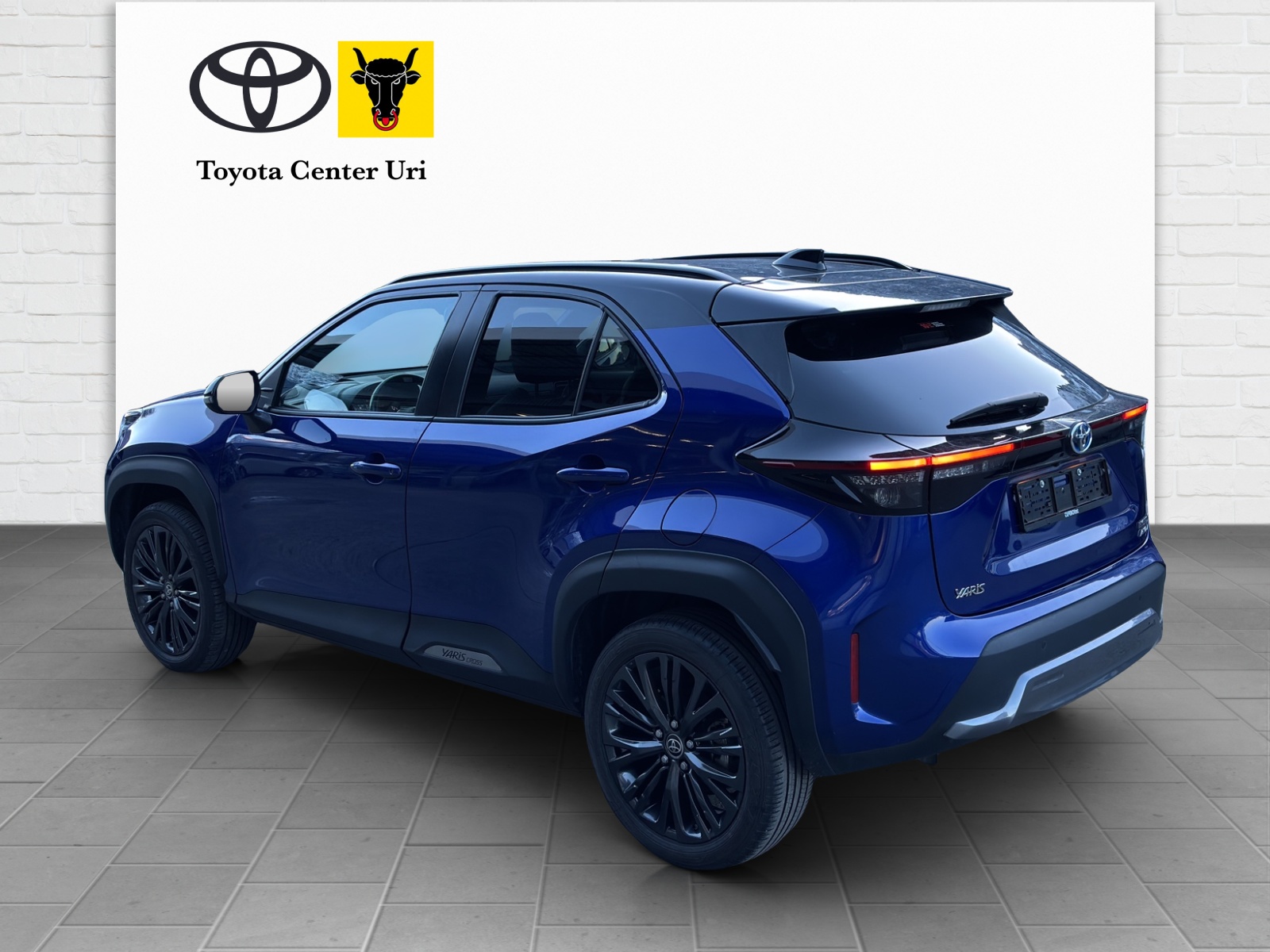 TOYOTA Yaris Cross 1.5 Adventure e-CVT AWDi-image-2