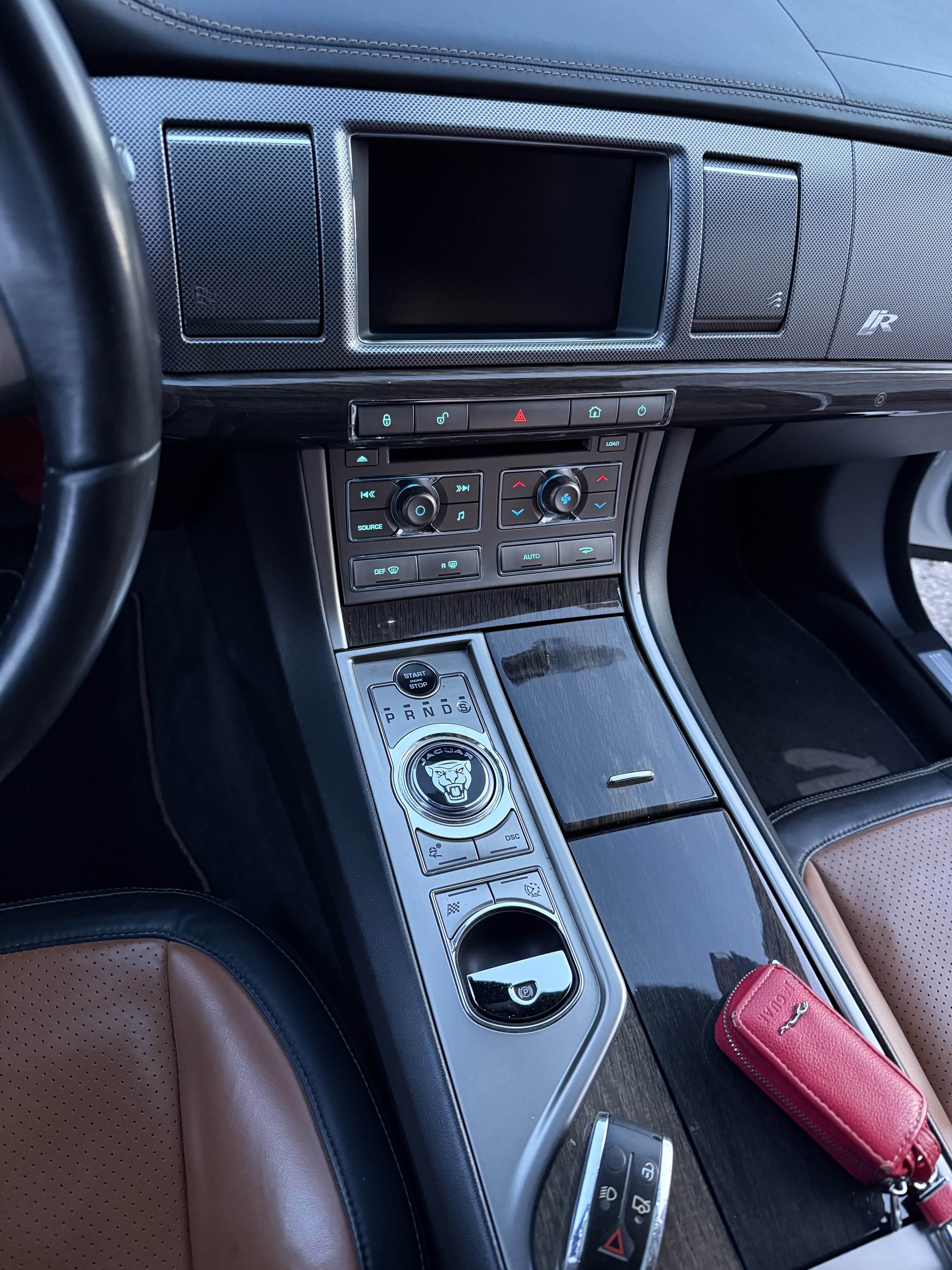 JAGUAR XFR-image-18