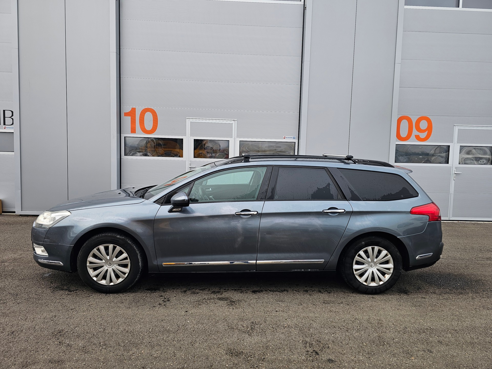 CITROEN C5 Tourer 2.0 HDi Exclusive Automatic-image-1