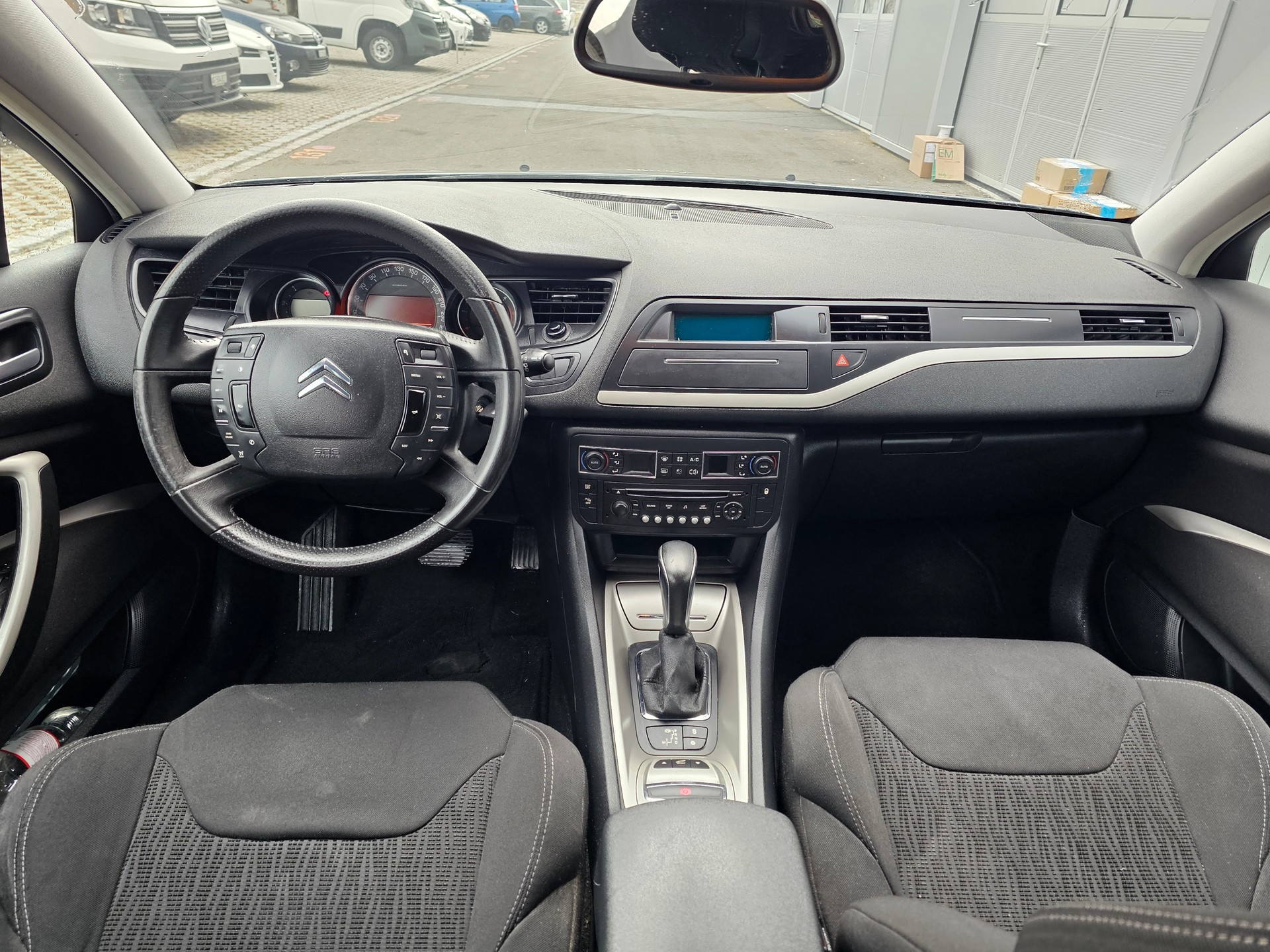 CITROEN C5 Tourer 2.0 HDi Exclusive Automatic-image-8