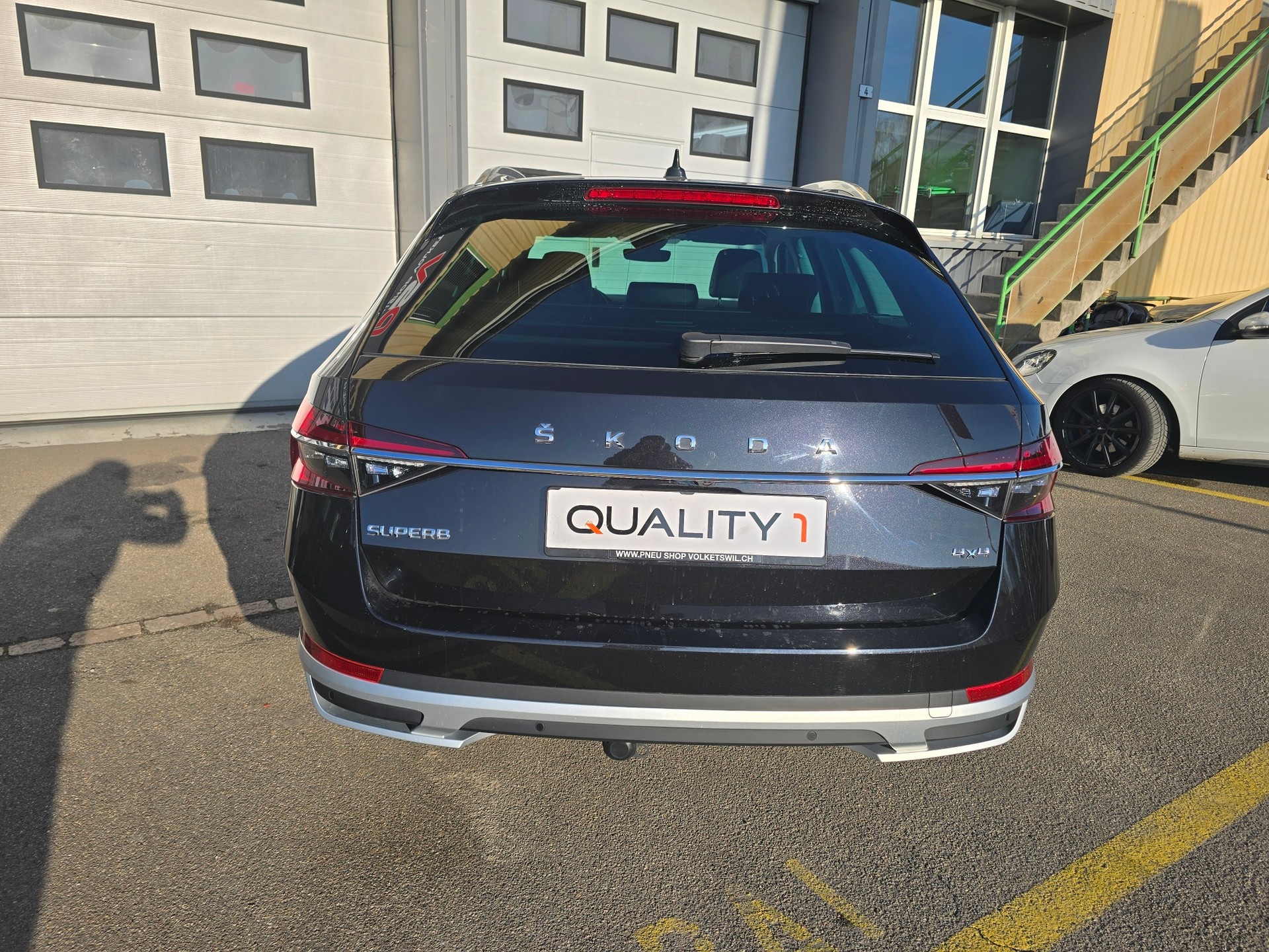 SKODA Superb 2.0 TDi Scout 4x4 DSG-image-5