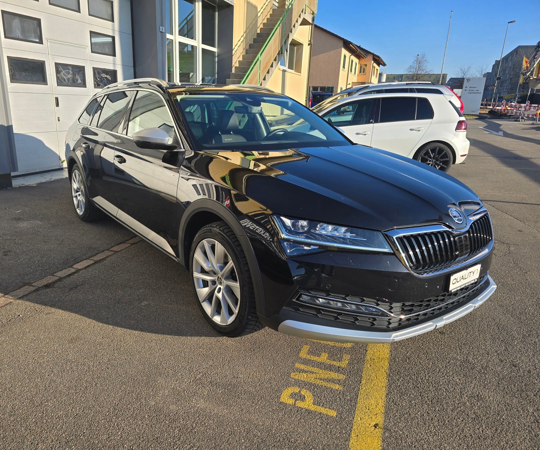 SKODA Superb 2.0 TDi Scout 4x4 DSG-showroom-element-1