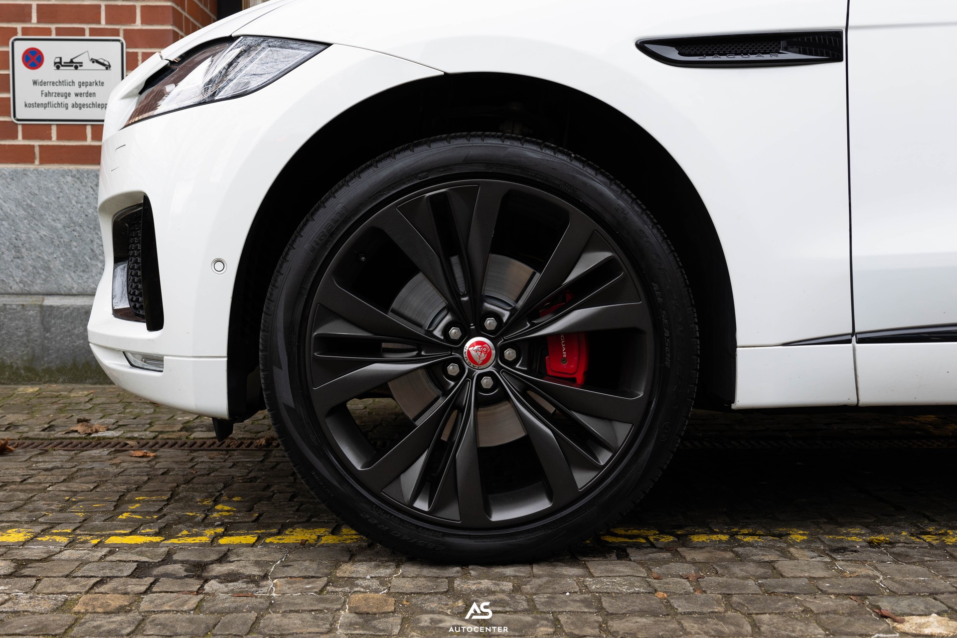 JAGUAR F-Pace V6 S AWD 380 PS (CH) Vollausstattung | BlackPack | AHK-showroom-element-2