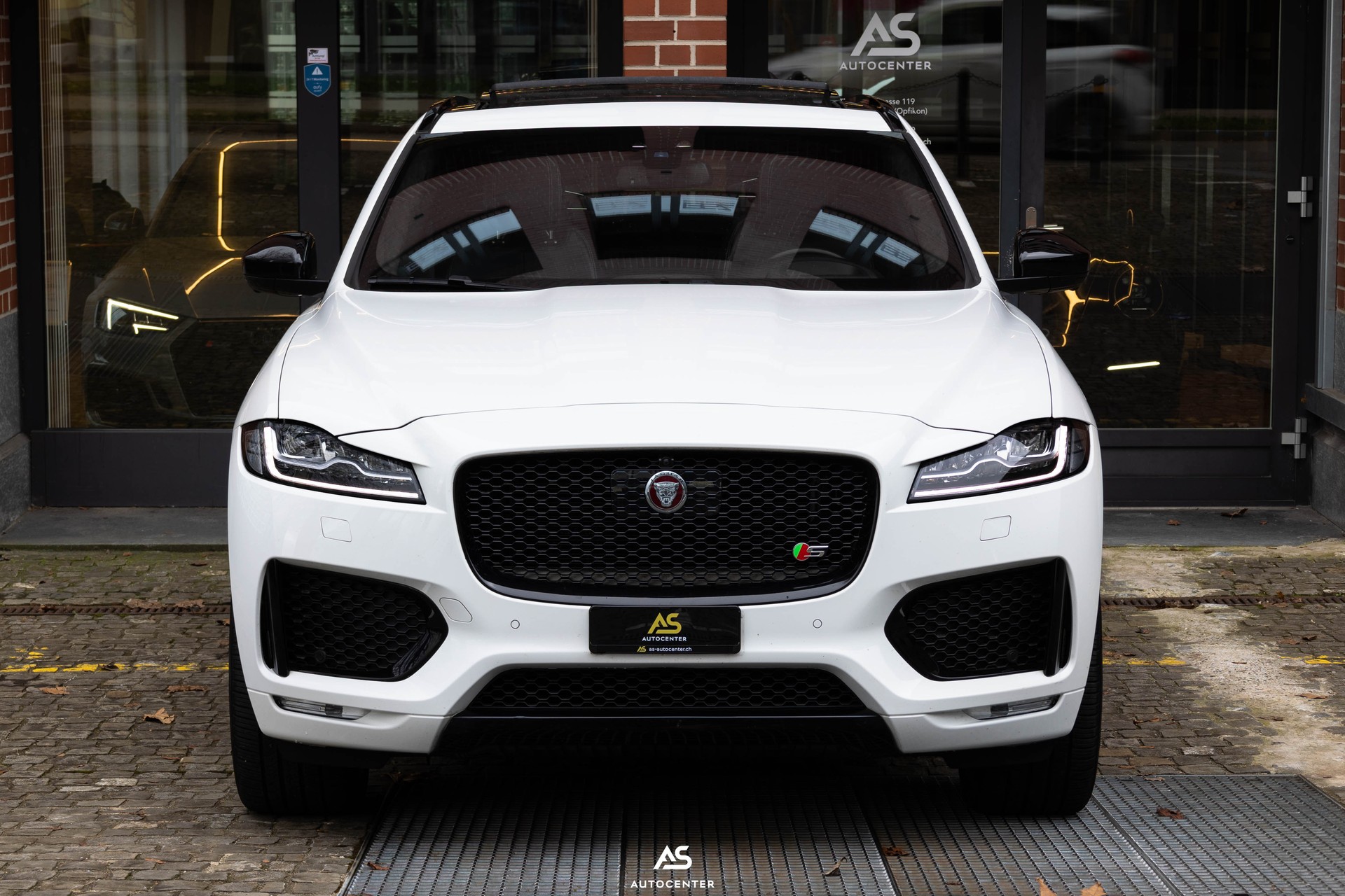 JAGUAR F-Pace V6 S AWD 380 PS (CH) Vollausstattung | BlackPack | AHK-image-8