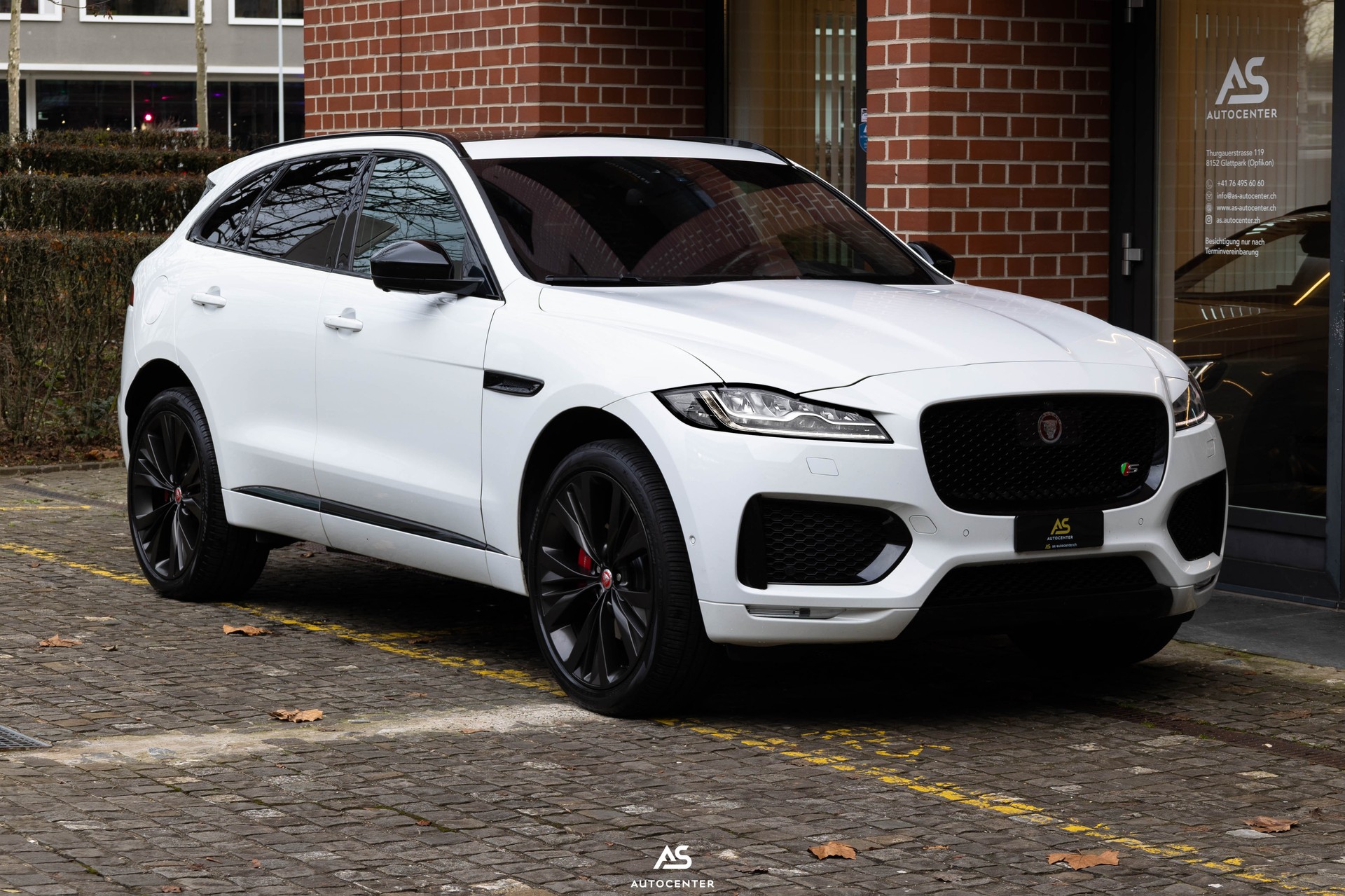 JAGUAR F-Pace V6 S AWD 380 PS (CH) Vollausstattung | BlackPack | AHK-image-6