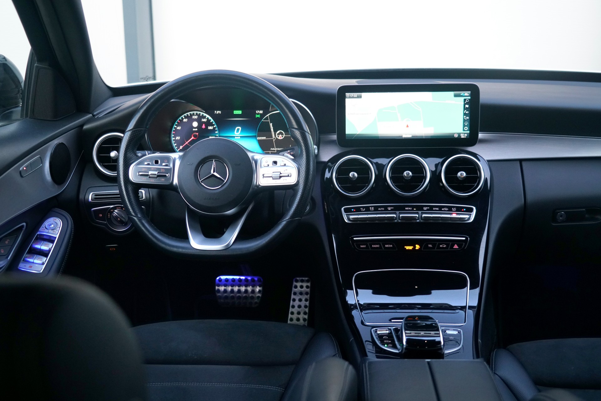 MERCEDES-BENZ C 200 AMG Line 4Matic 9G-Tronic (CH)-image-8
