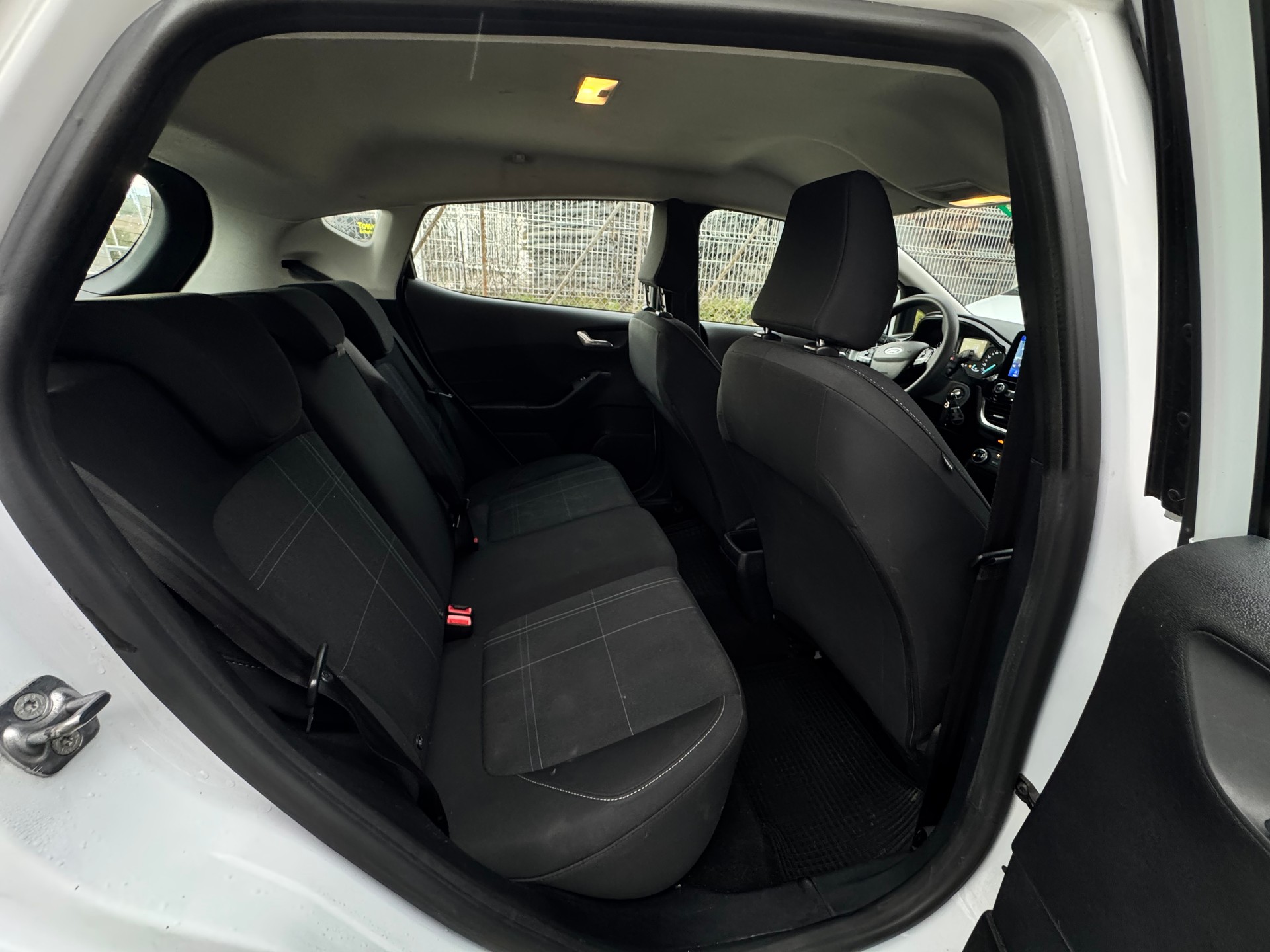 FORD Fiesta 1.0 SCTi Cool & Connect-image-8