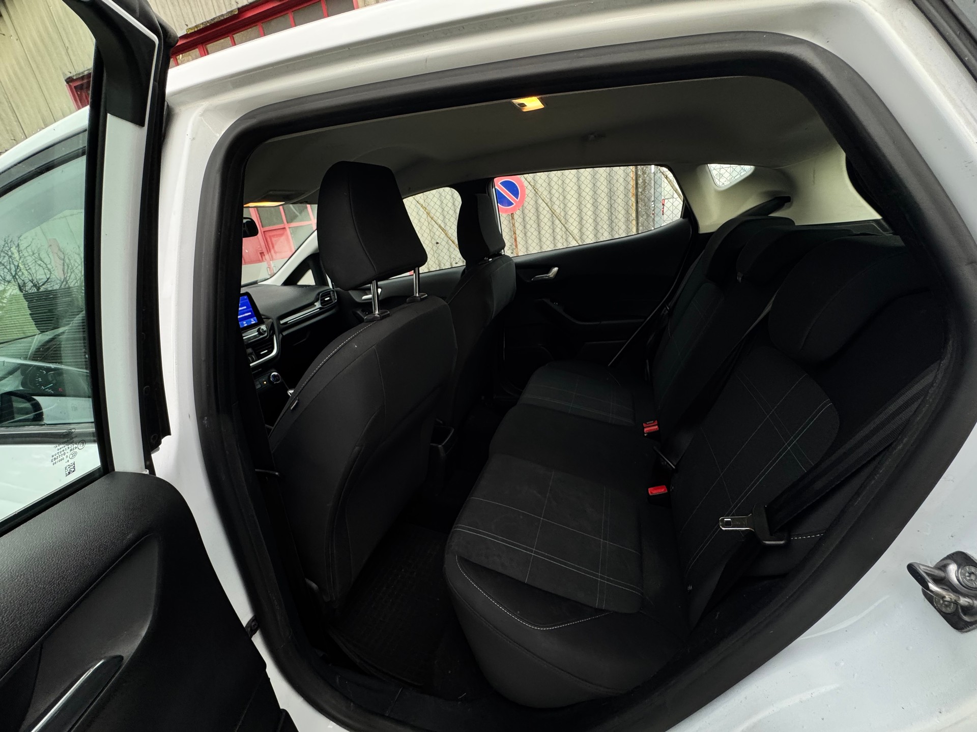 FORD Fiesta 1.0 SCTi Cool & Connect-image-10