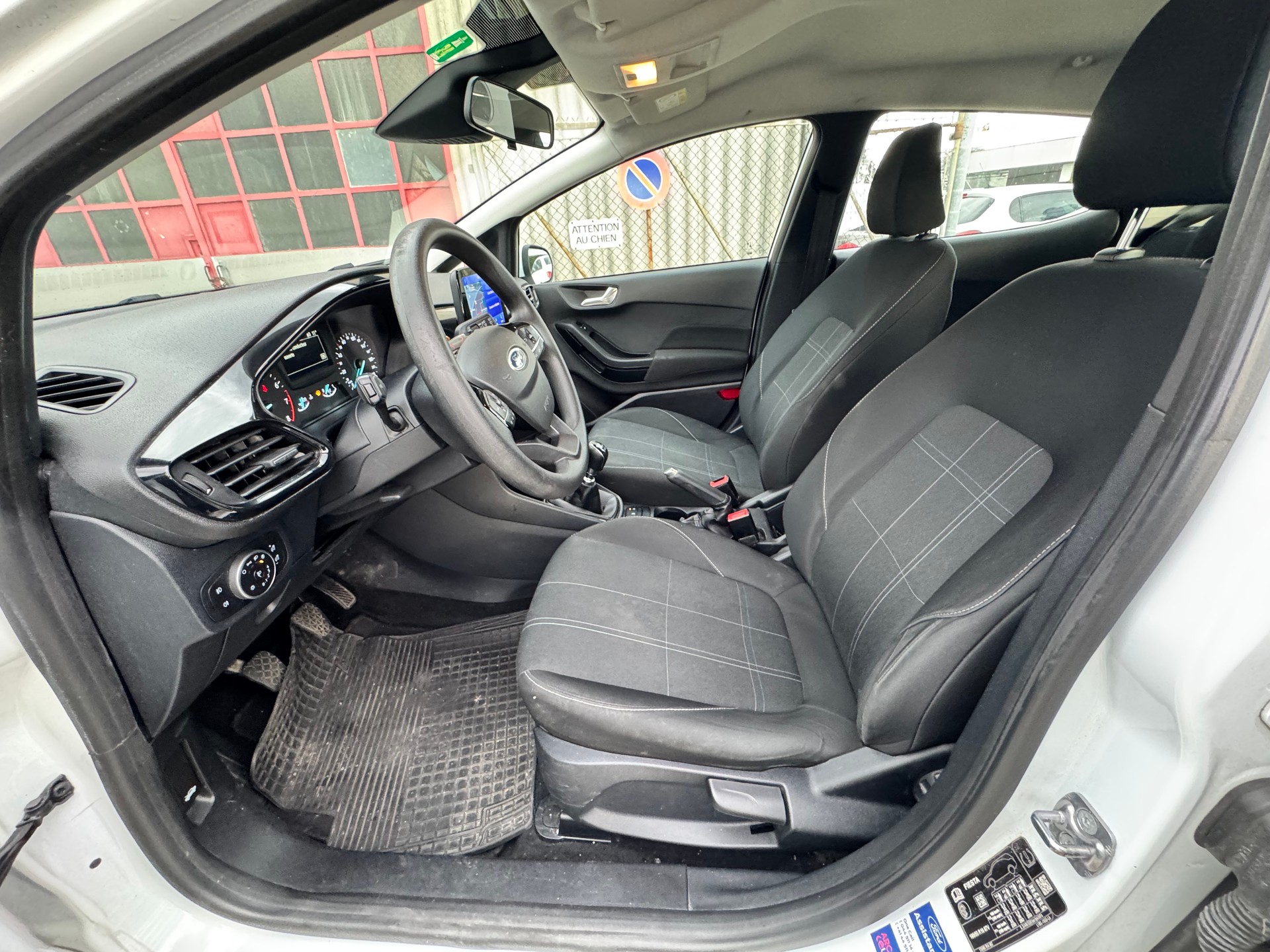 FORD Fiesta 1.0 SCTi Cool & Connect-image-11