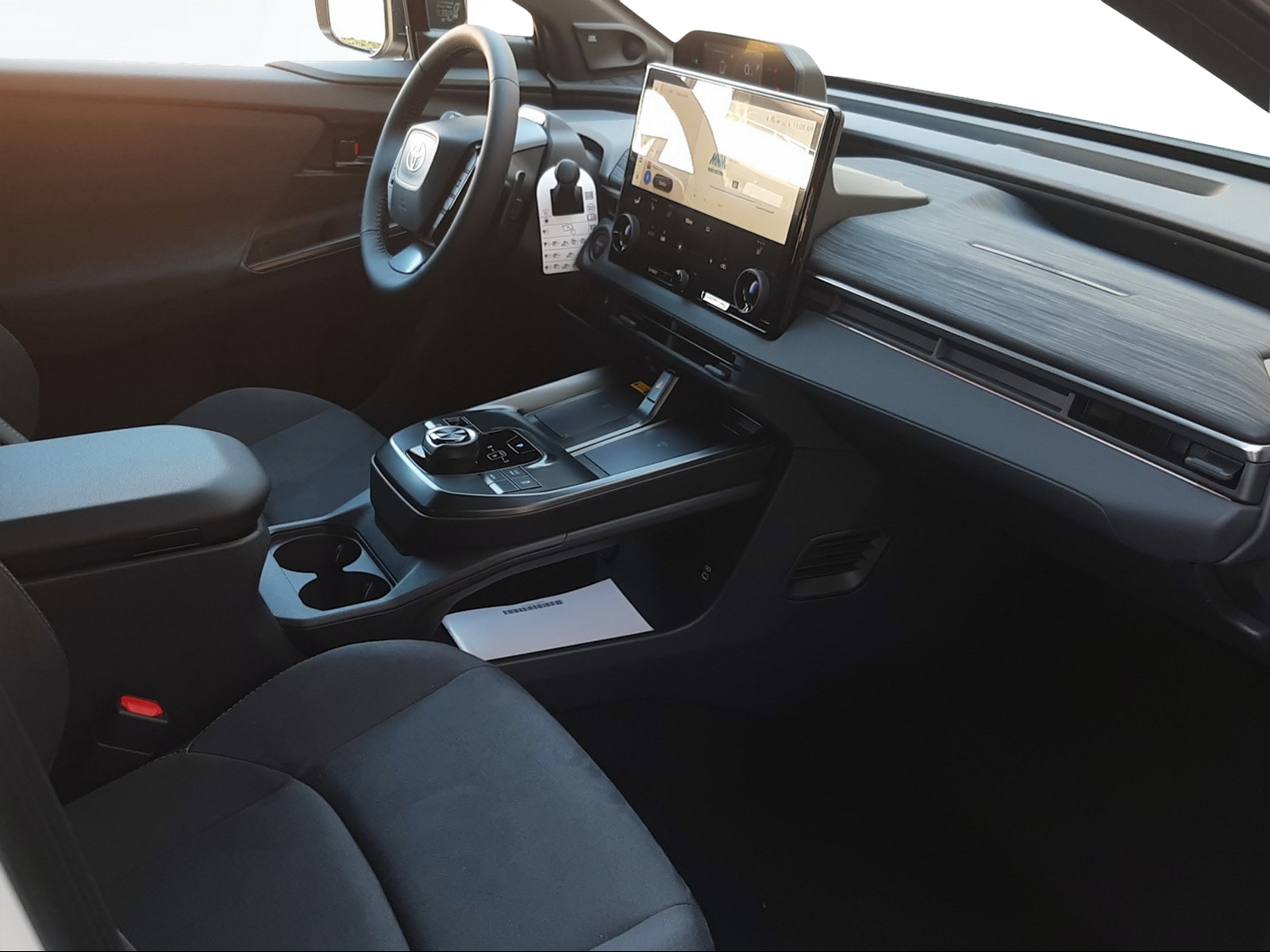 TOYOTA C-HR+ Premium AWD-image-13