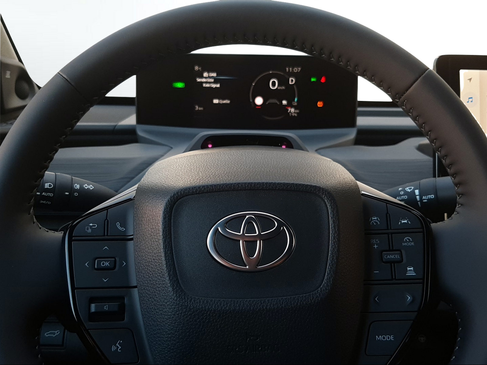 TOYOTA C-HR+ Premium AWD-image-9