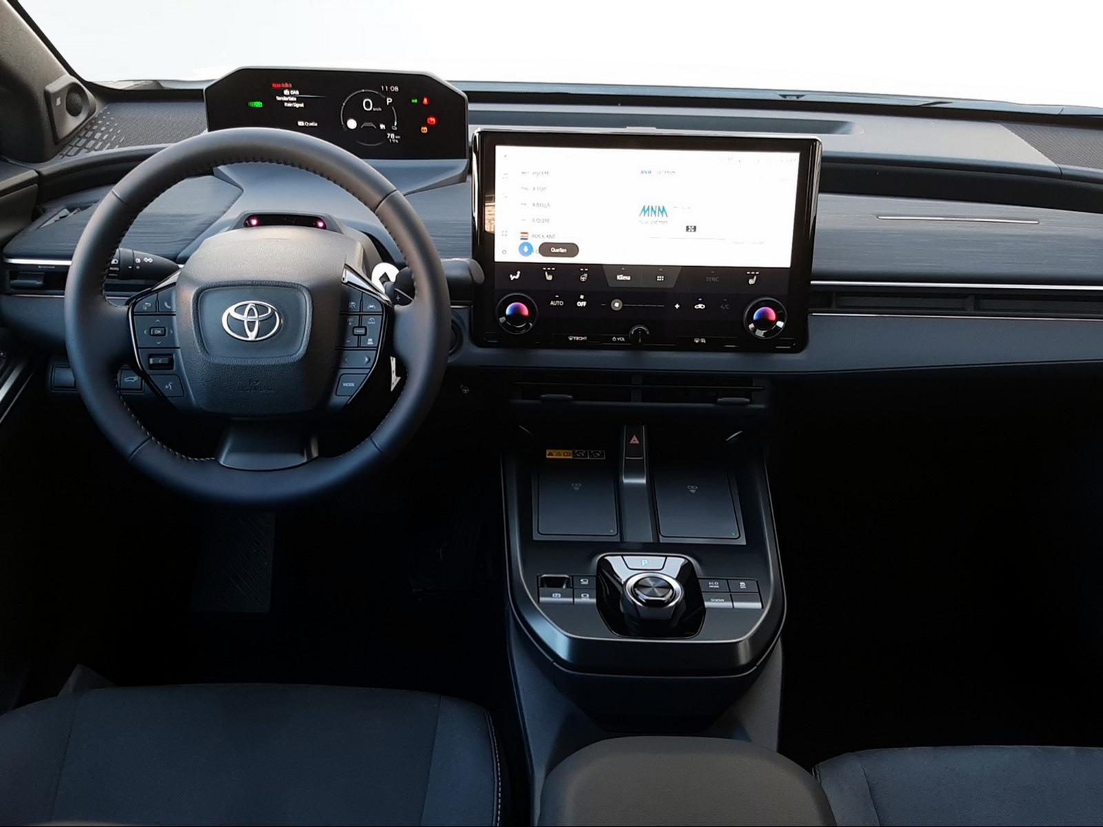 TOYOTA C-HR+ Premium AWD-image-11