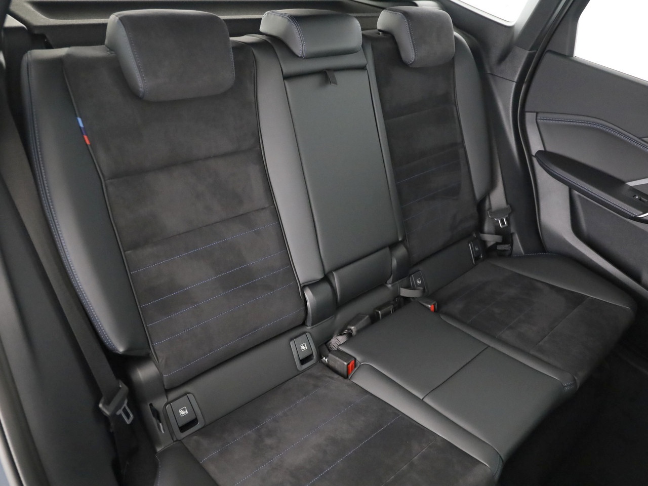 BMW X1 xDrive 23i 48V M Sport-image-6