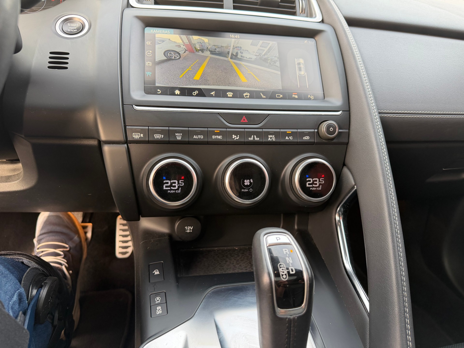 JAGUAR E-Pace 2.0d D240 R-Dynamic SE AWD Automatik-image-14