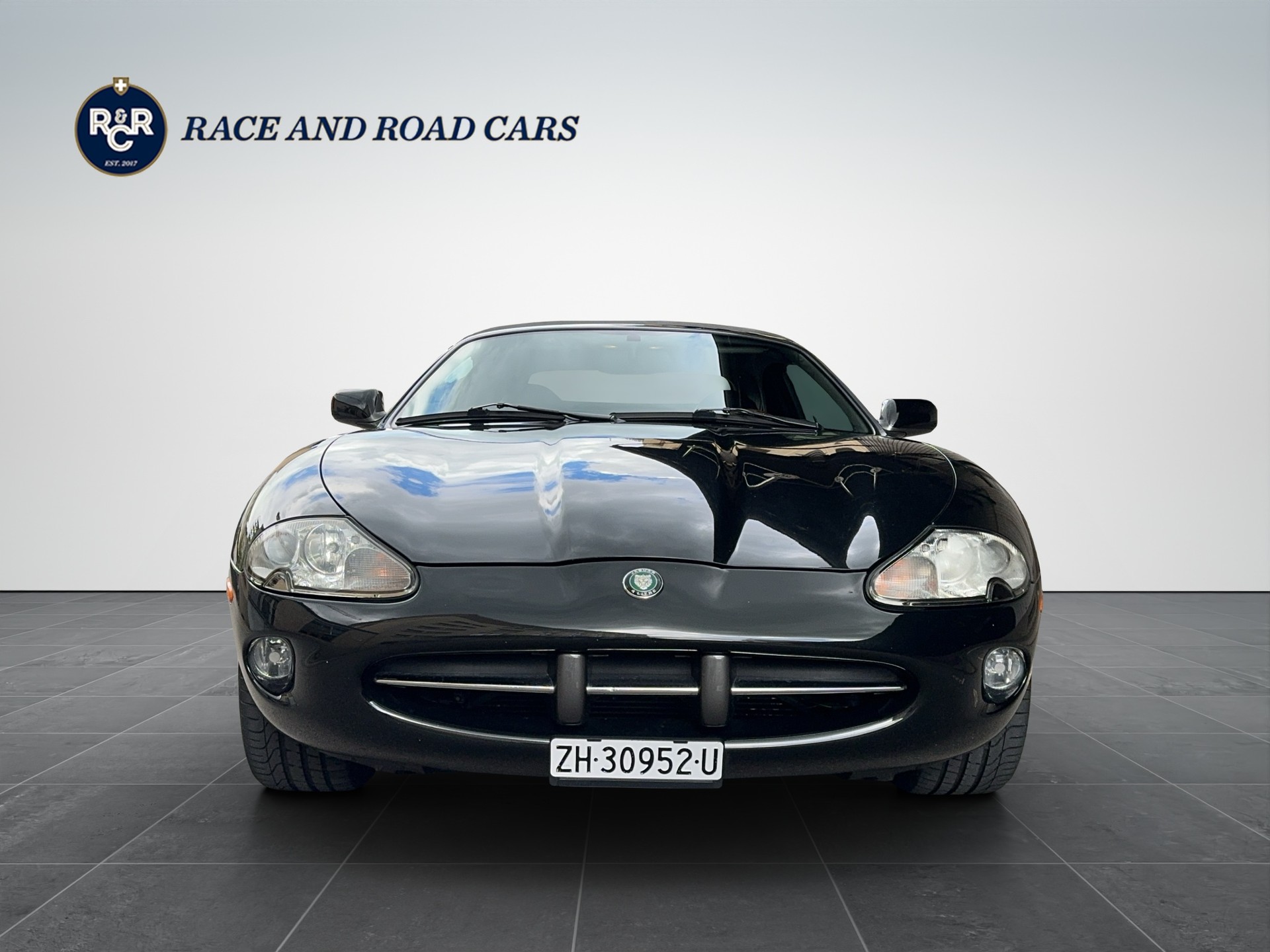 JAGUAR XK8 Convertible 4.0-image-9