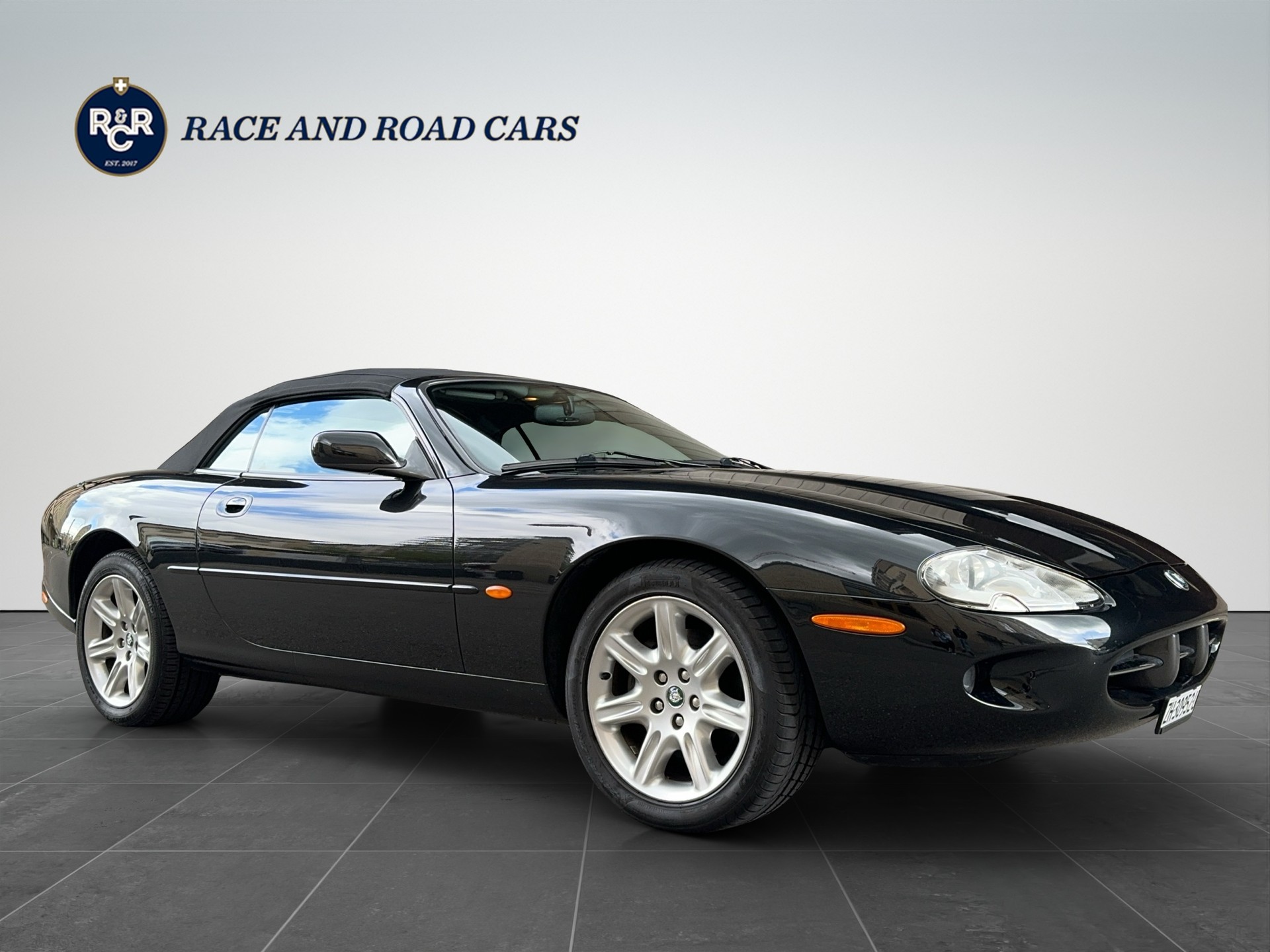JAGUAR XK8 Convertible 4.0-image-10