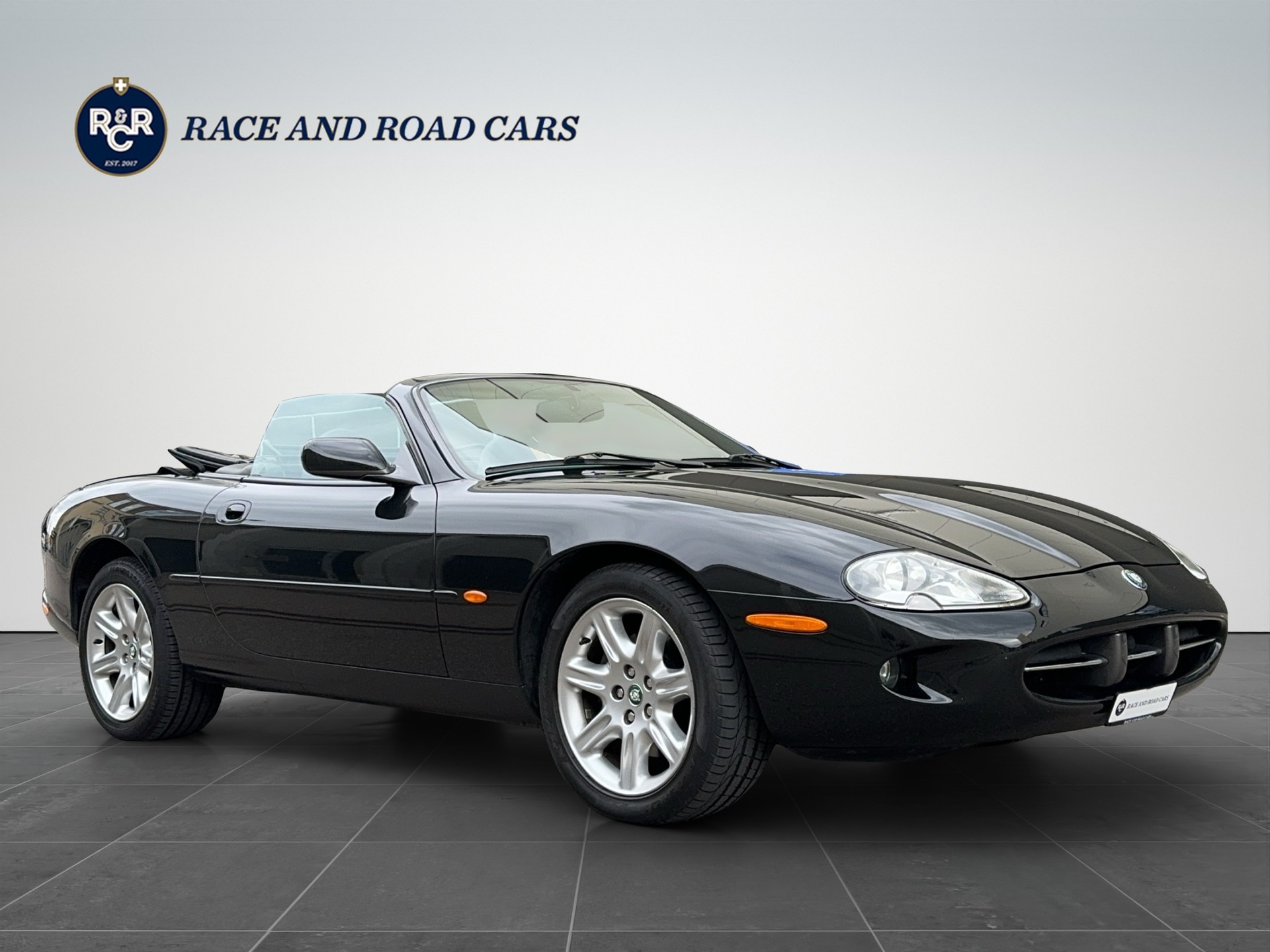 JAGUAR XK8 Convertible 4.0-image-2