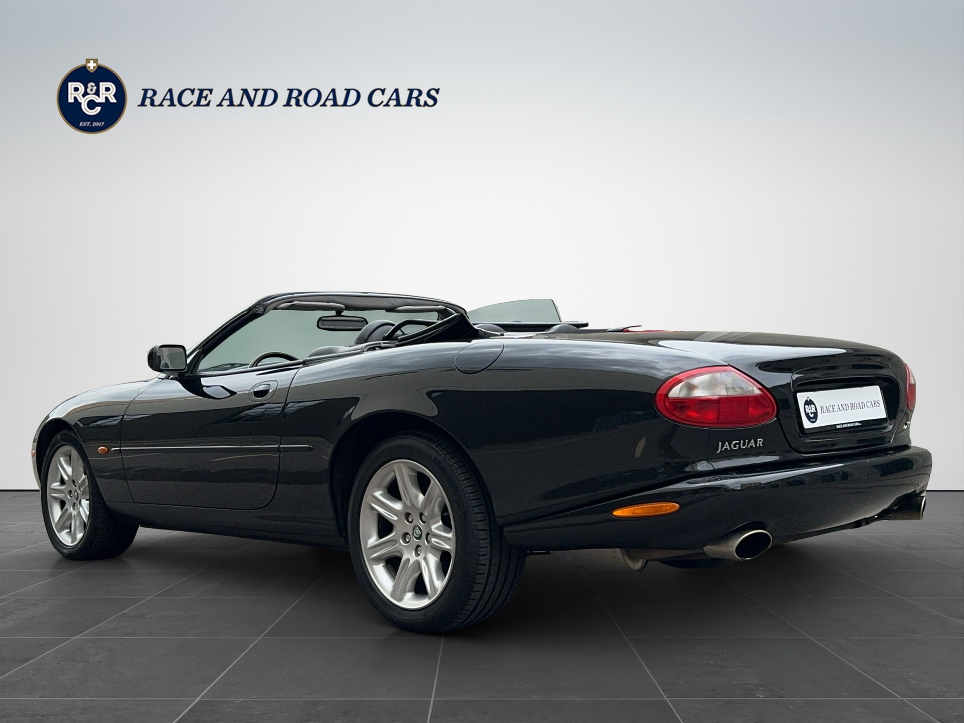 JAGUAR XK8 Convertible 4.0-image-6