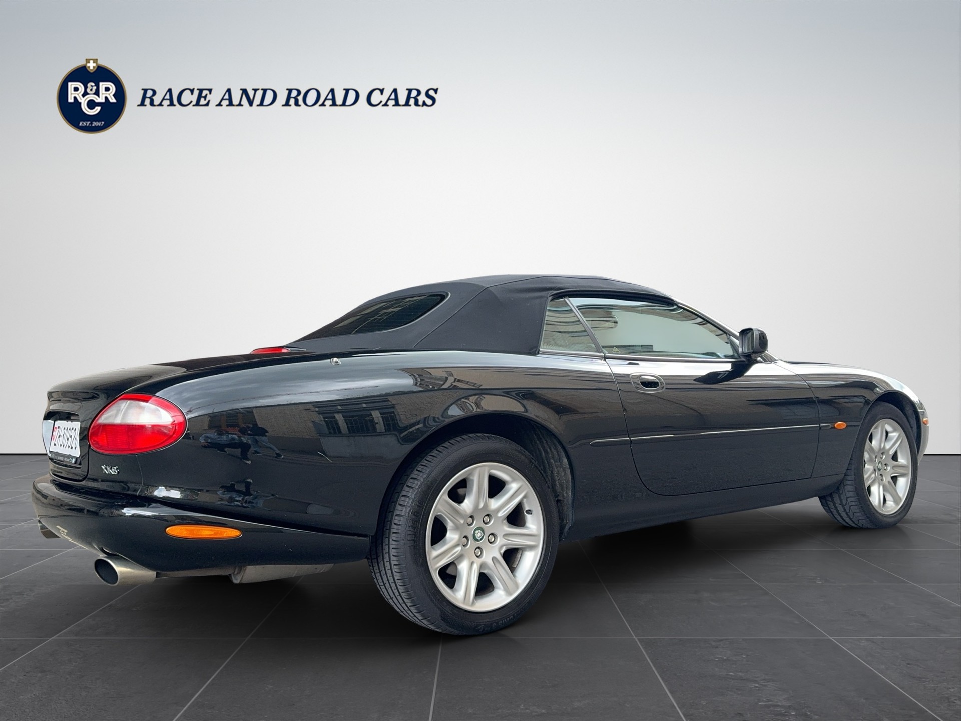JAGUAR XK8 Convertible 4.0-image-12