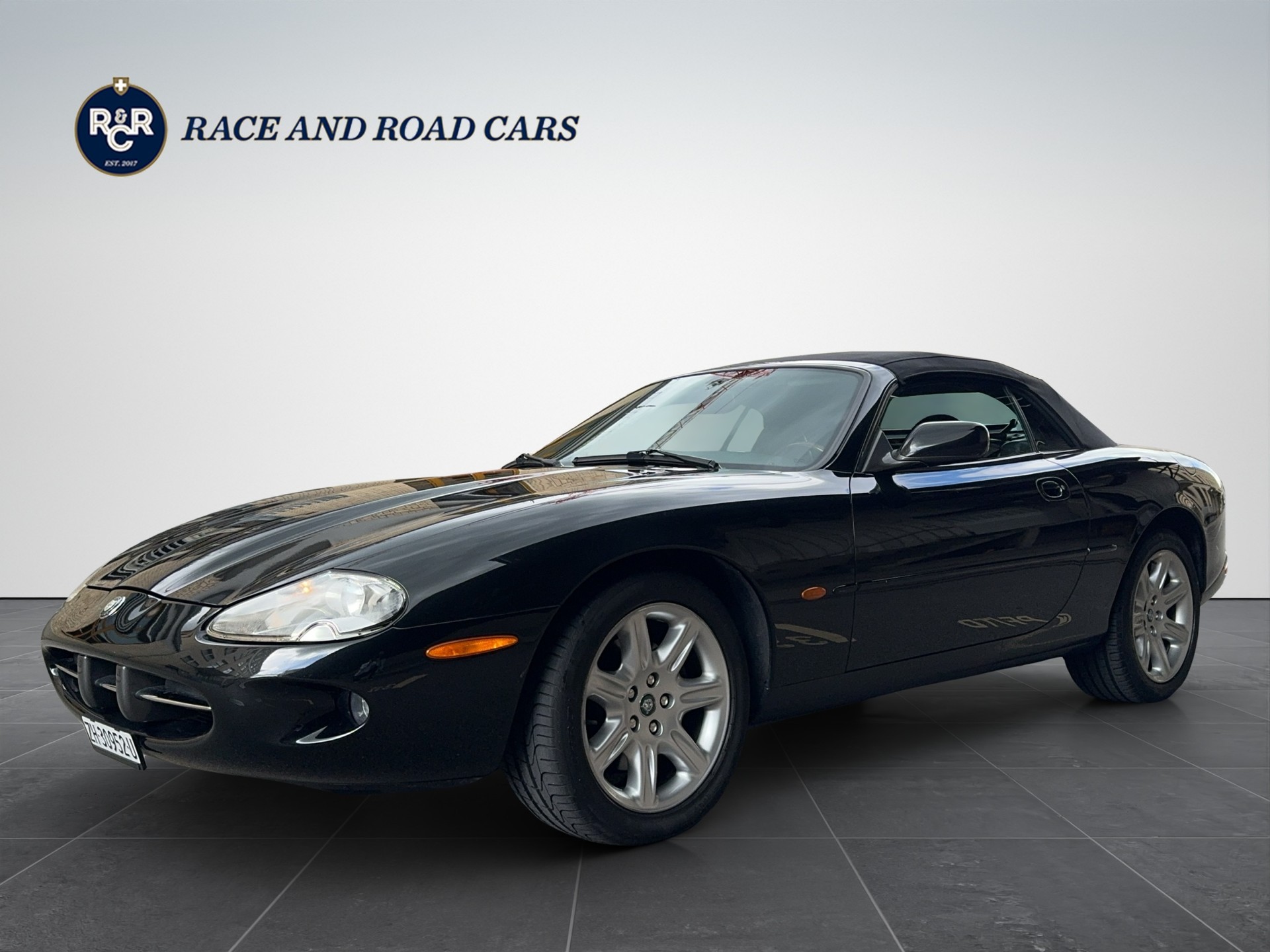 JAGUAR XK8 Convertible 4.0-image-8