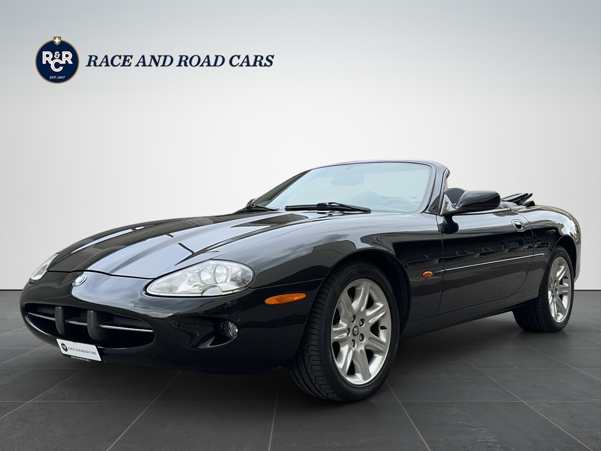 JAGUAR XK8 Convertible 4.0-image-0